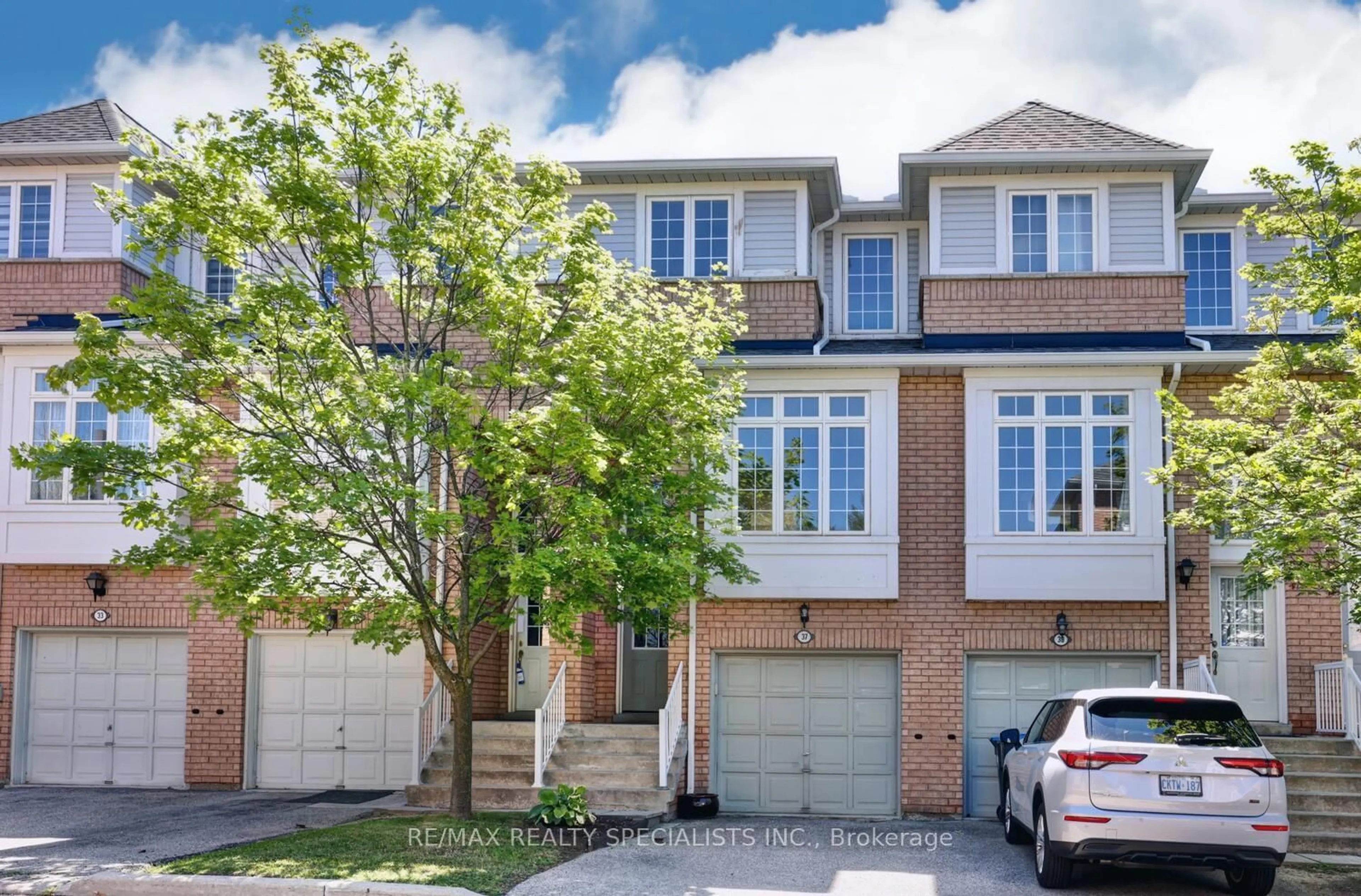 Unknown for 280 Hillcrest Ave #37, Mississauga Ontario L5B 4L3