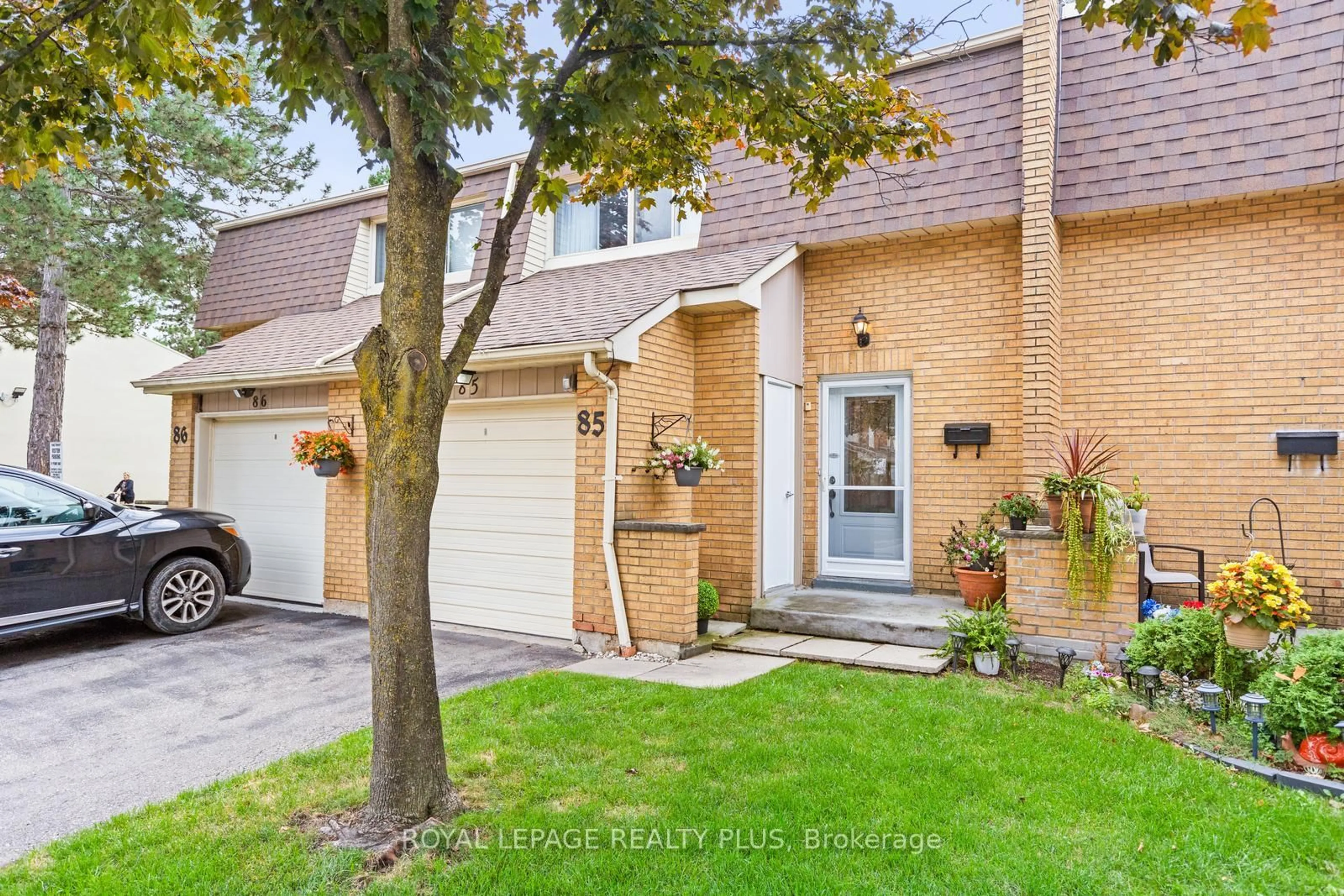 Home with brick exterior material, street for 1180 Mississauga Valley Blvd #85, Mississauga Ontario L5A 3M9