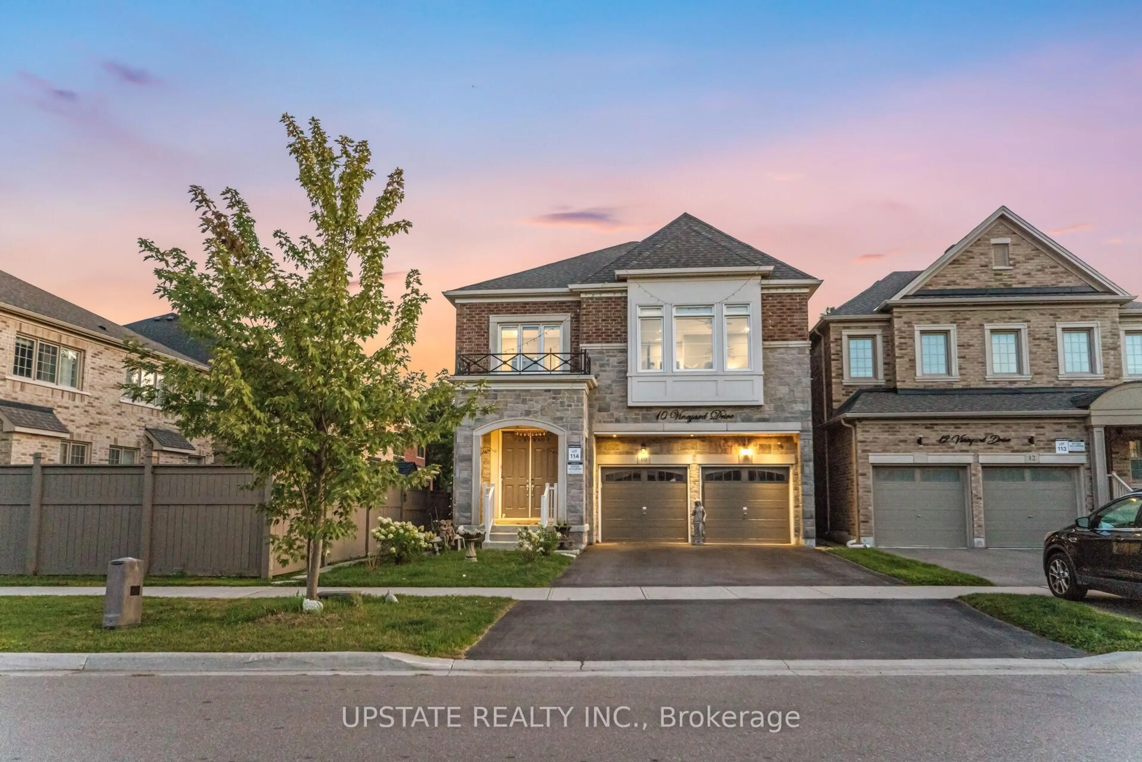 Home with brick exterior material, street for 10 VINEYARD Dr, Brampton Ontario L6Y 2A5