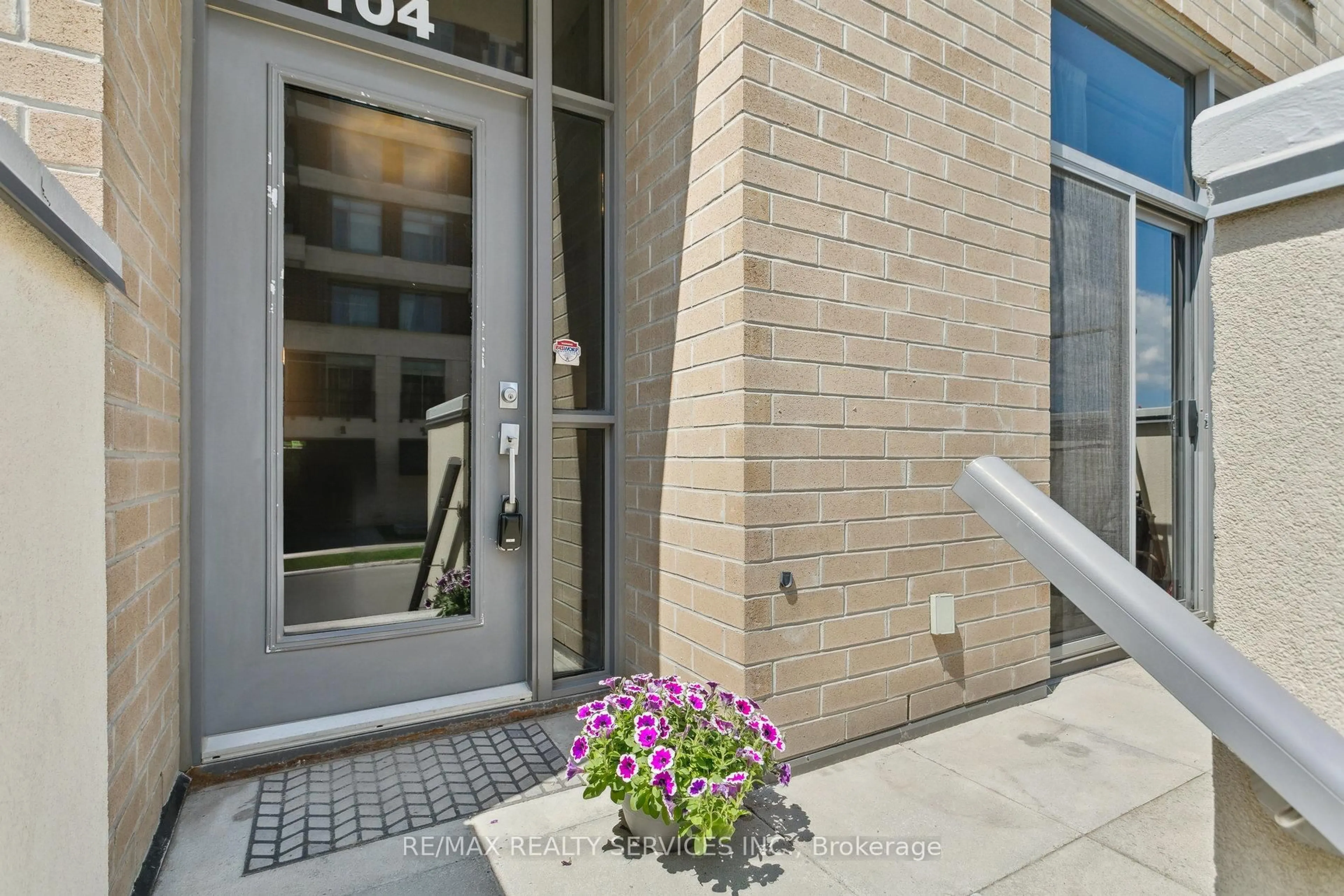 Unknown for 1940 Ironstone Dr #104, Burlington Ontario L7L 0E4