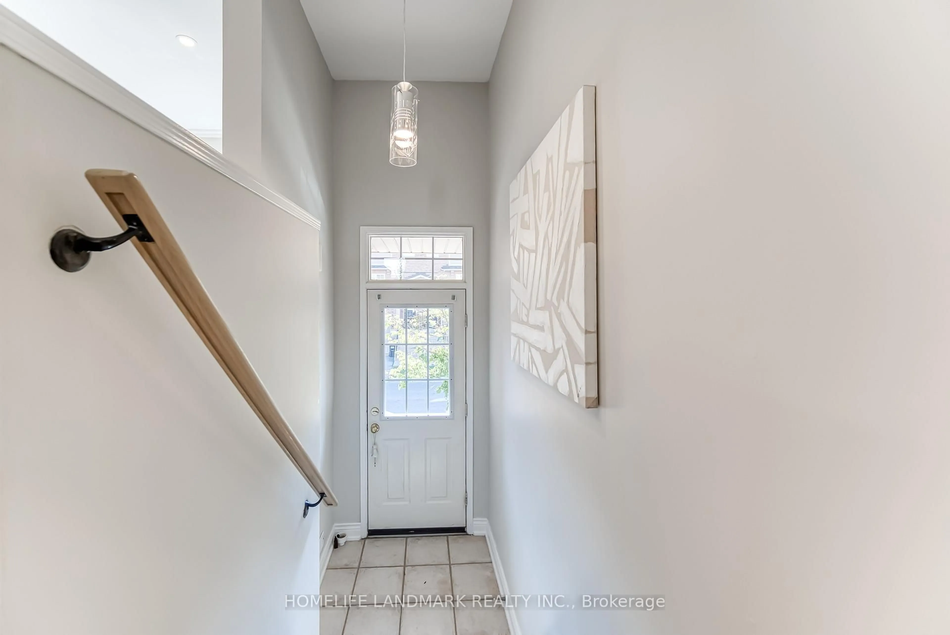 Indoor entryway for 5055 Heatherleigh Ave #139, Mississauga Ontario L5V 2R9