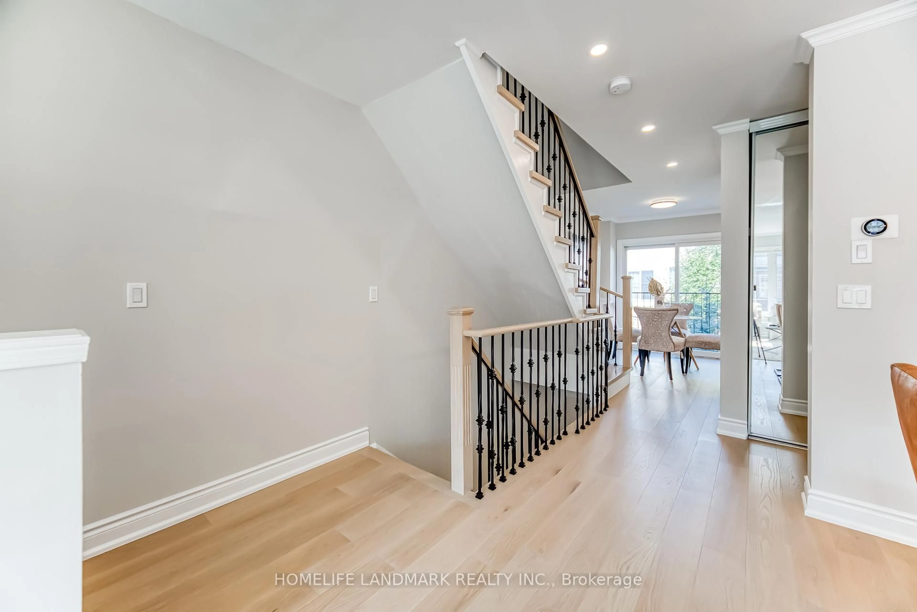 Stairs for 5055 Heatherleigh Ave #139, Mississauga Ontario L5V 2R9