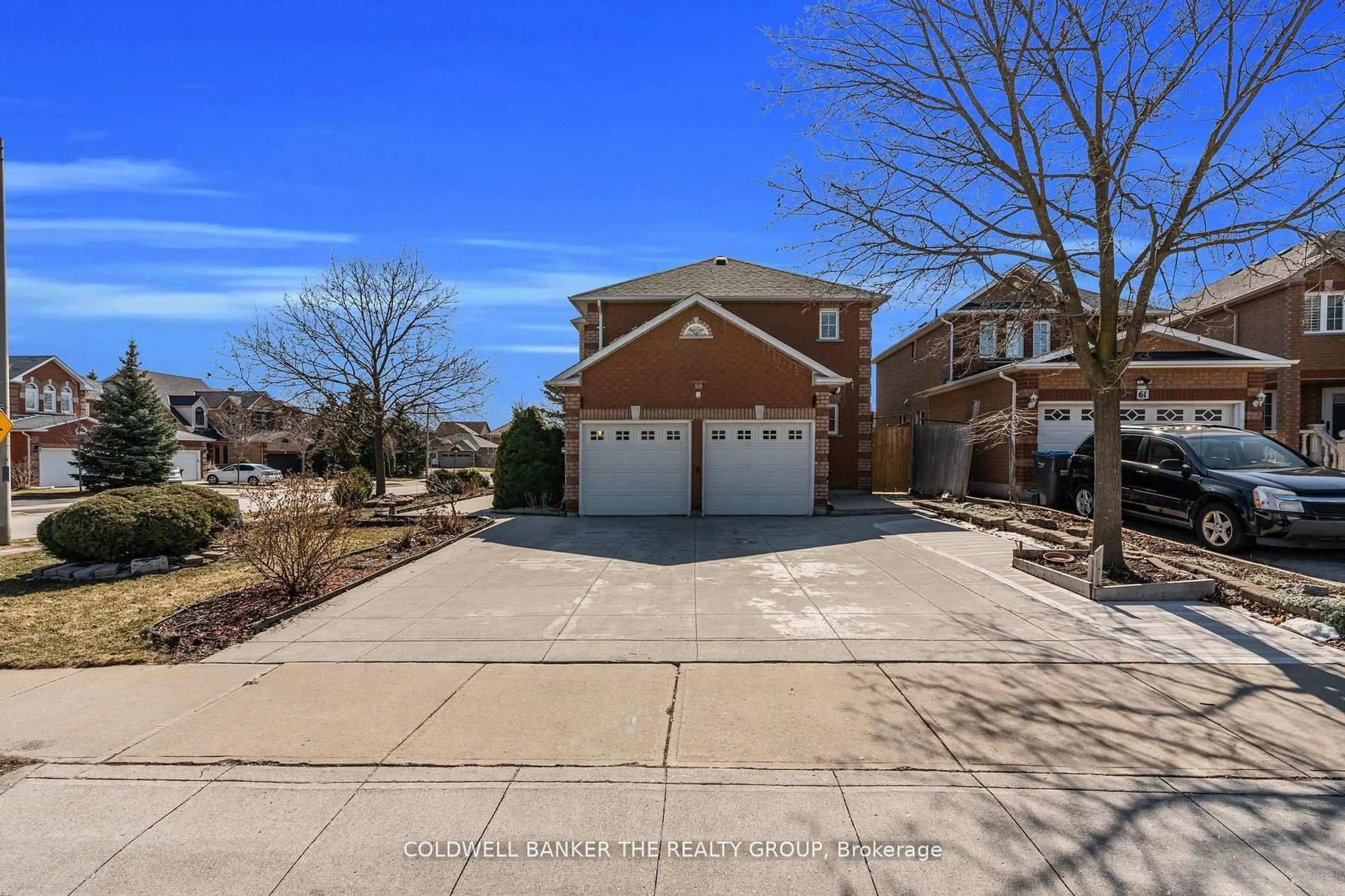 A pic from outside/outdoor area/front of a property/back of a property/a pic from drone, street for 10 Colleyville St, Brampton Ontario L7A 1H3