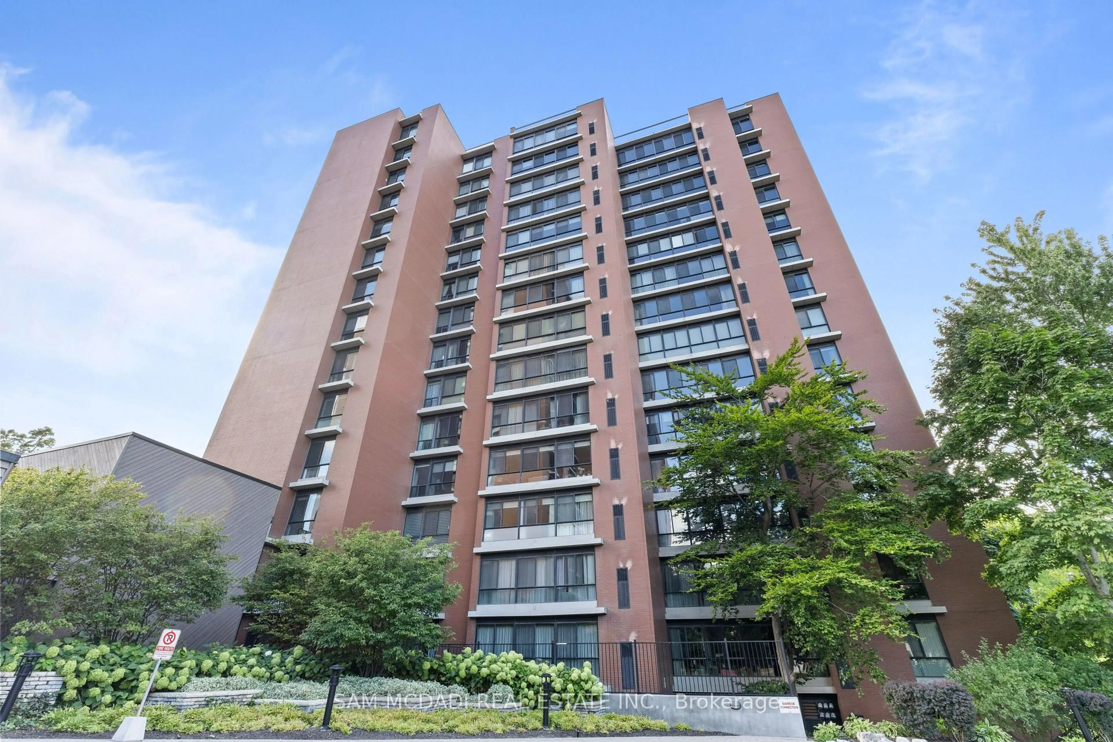 Unknown for 1400 Dixie Rd #401, Mississauga Ontario L5E 3E1