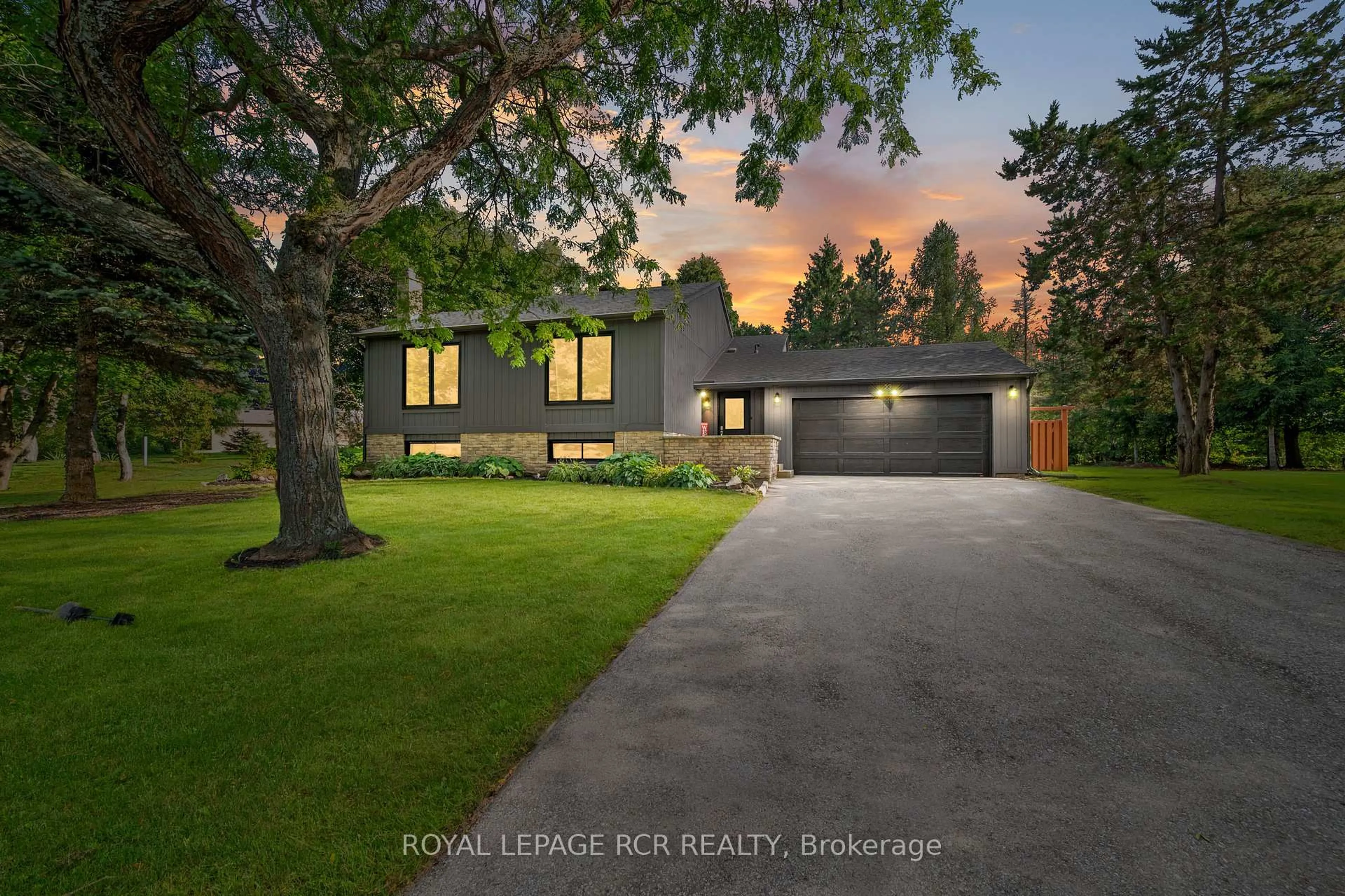 A pic from outside/outdoor area/front of a property/back of a property/a pic from drone, street for 22 Arlow Rd, Caledon Ontario L7K 0A5