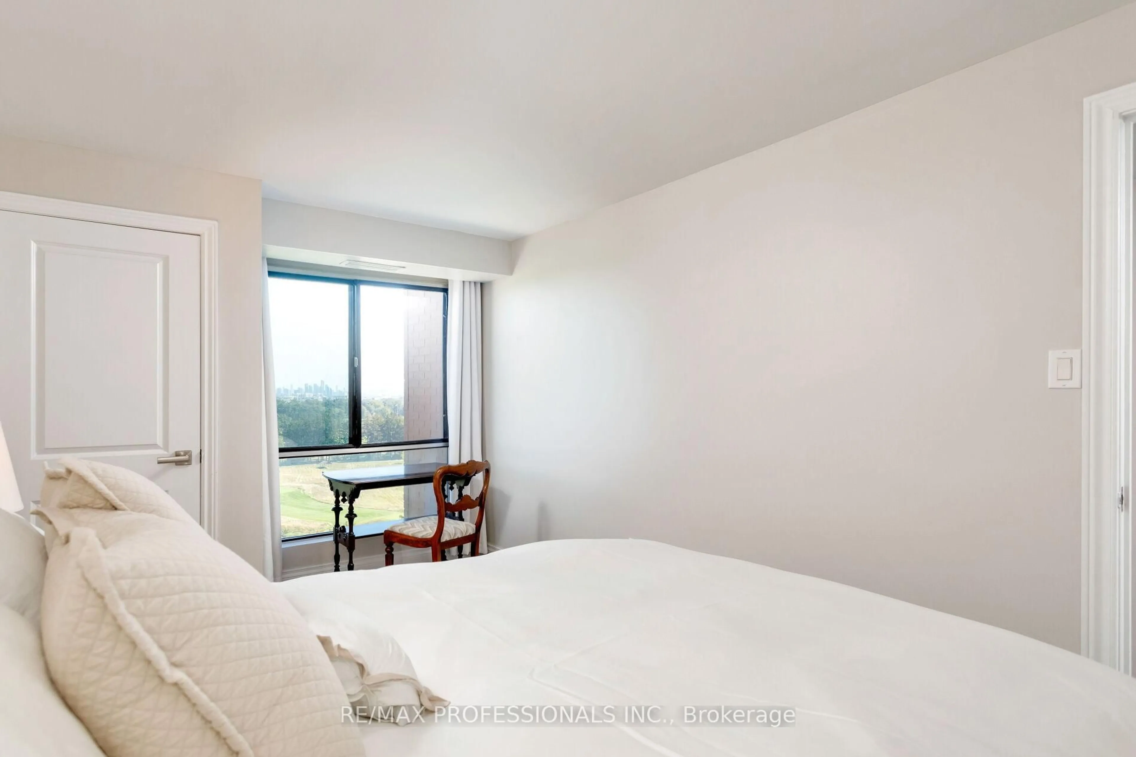 A pic of a room for 1400 Dixie Rd #1503, Mississauga Ontario L5E 3E1