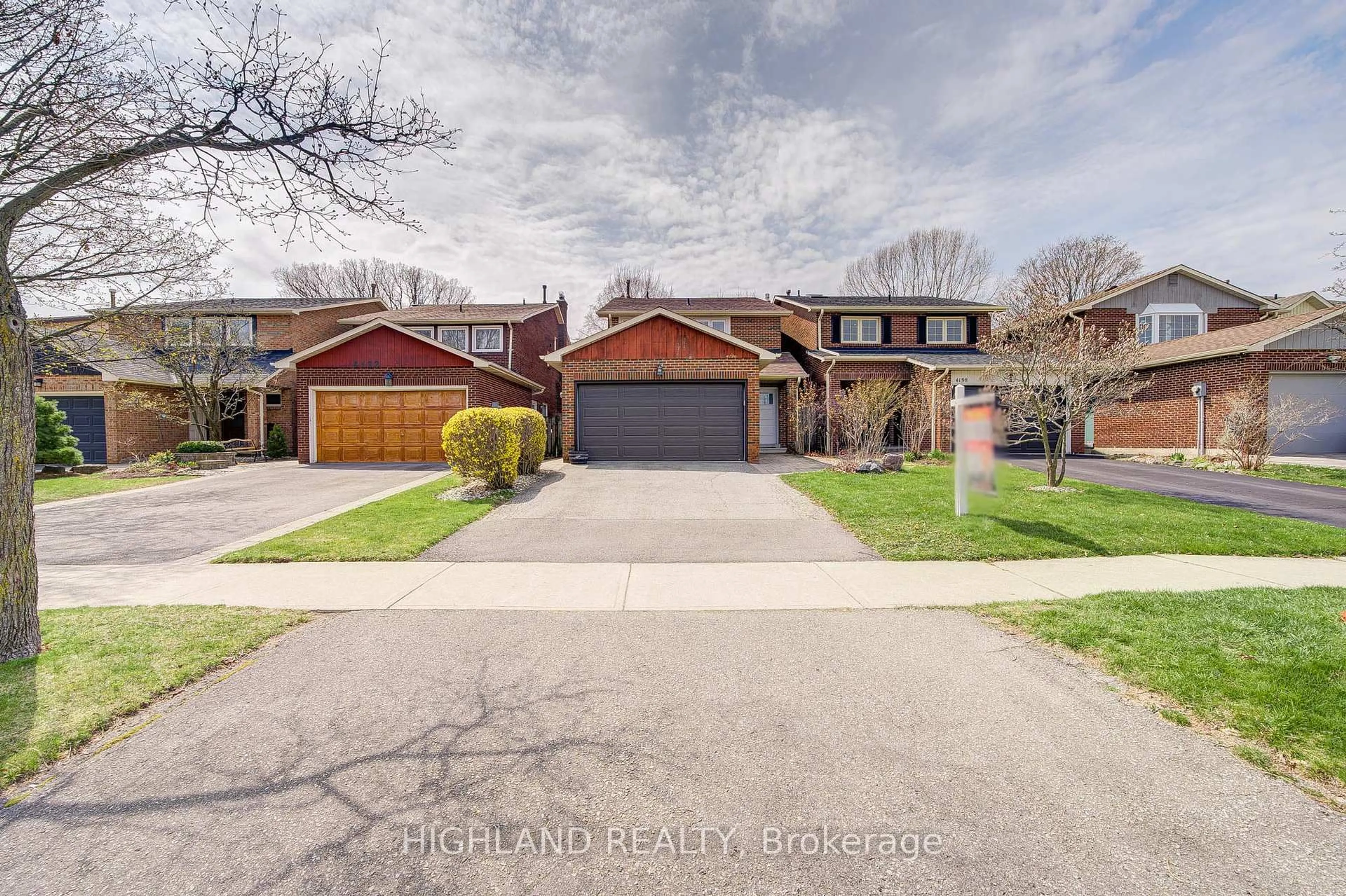 Home with brick exterior material, street for 4196 Treetop Cres, Mississauga Ontario L5L 2L9