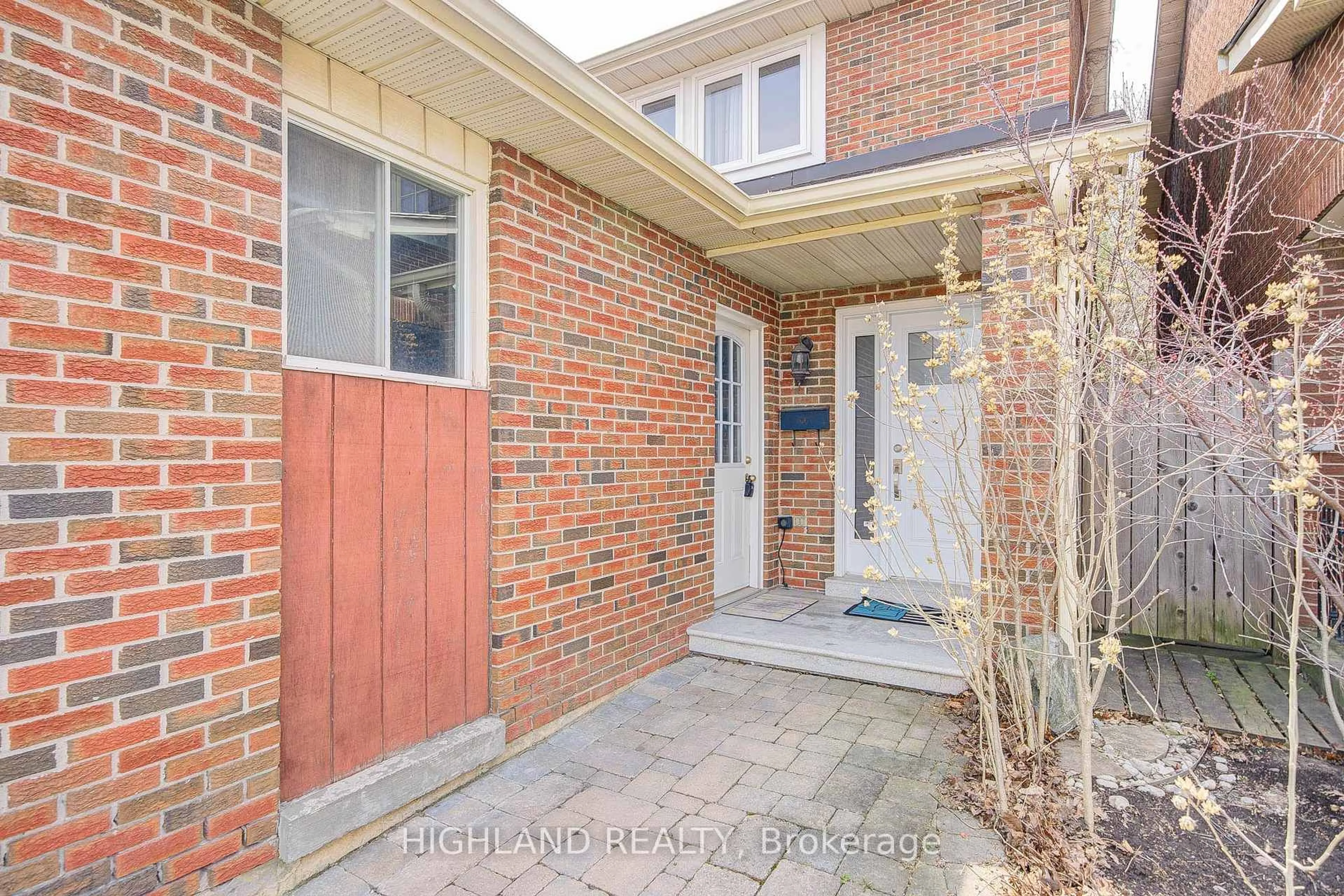Home with brick exterior material, street for 4196 Treetop Cres, Mississauga Ontario L5L 2L9