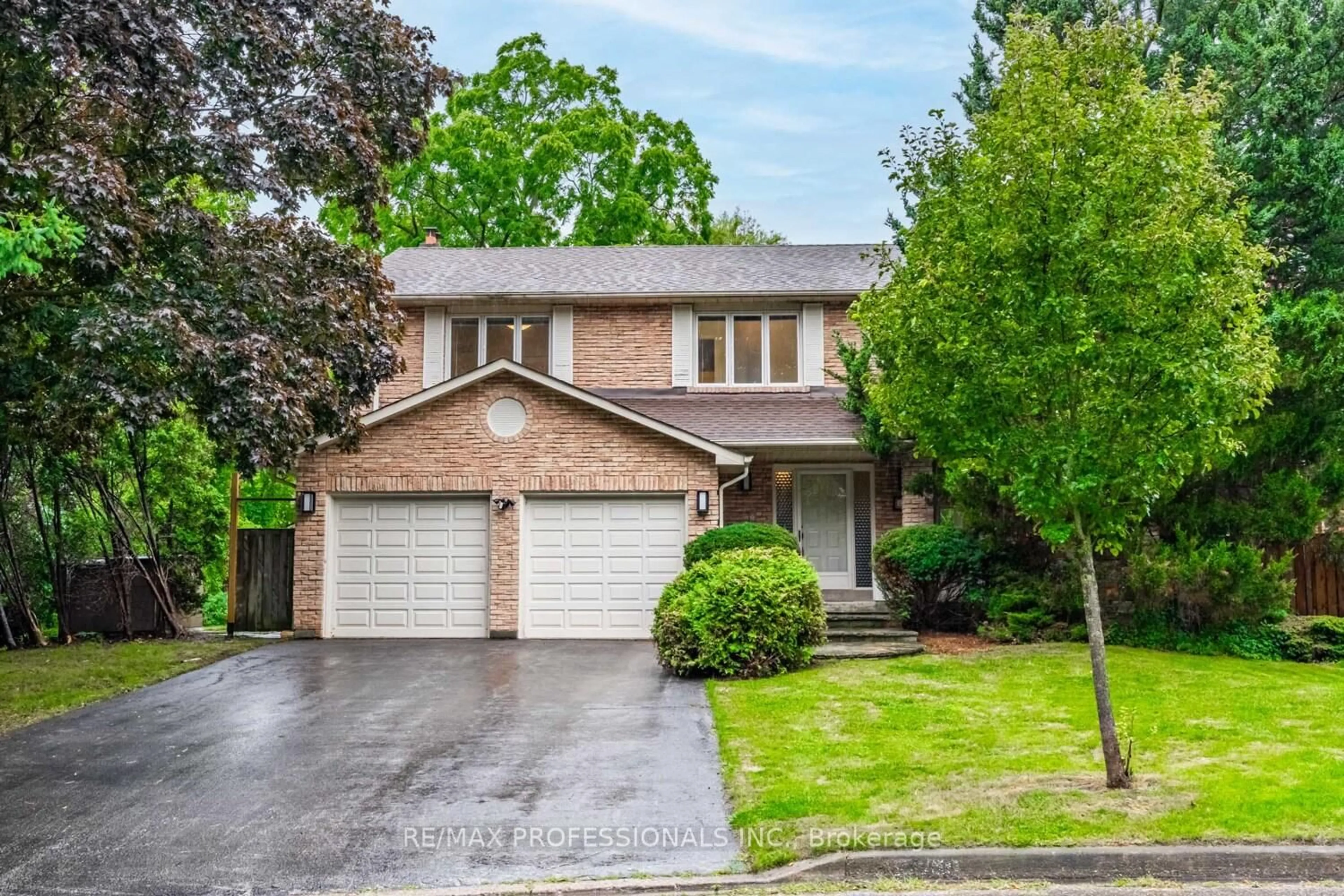Home with brick exterior material, street for 2260 Cedarberry Crt, Oakville Ontario L6J 6E5