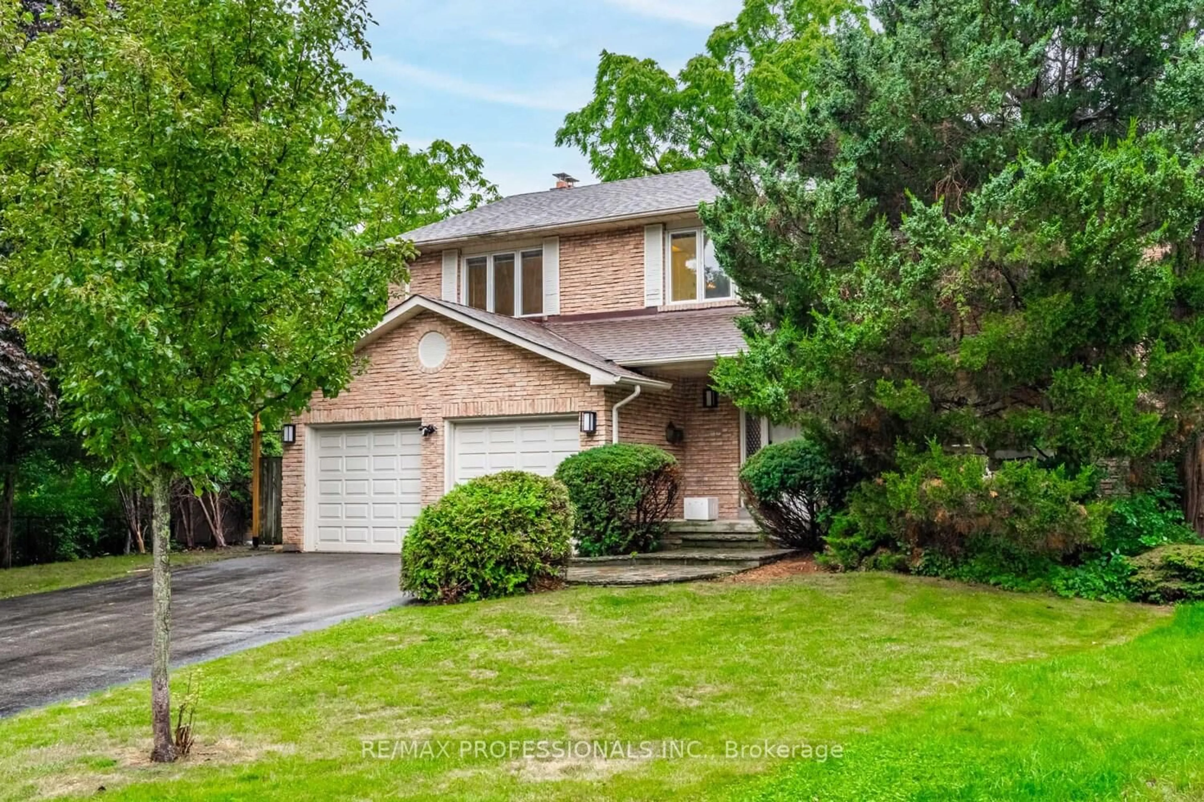 Home with brick exterior material, street for 2260 Cedarberry Crt, Oakville Ontario L6J 6E5