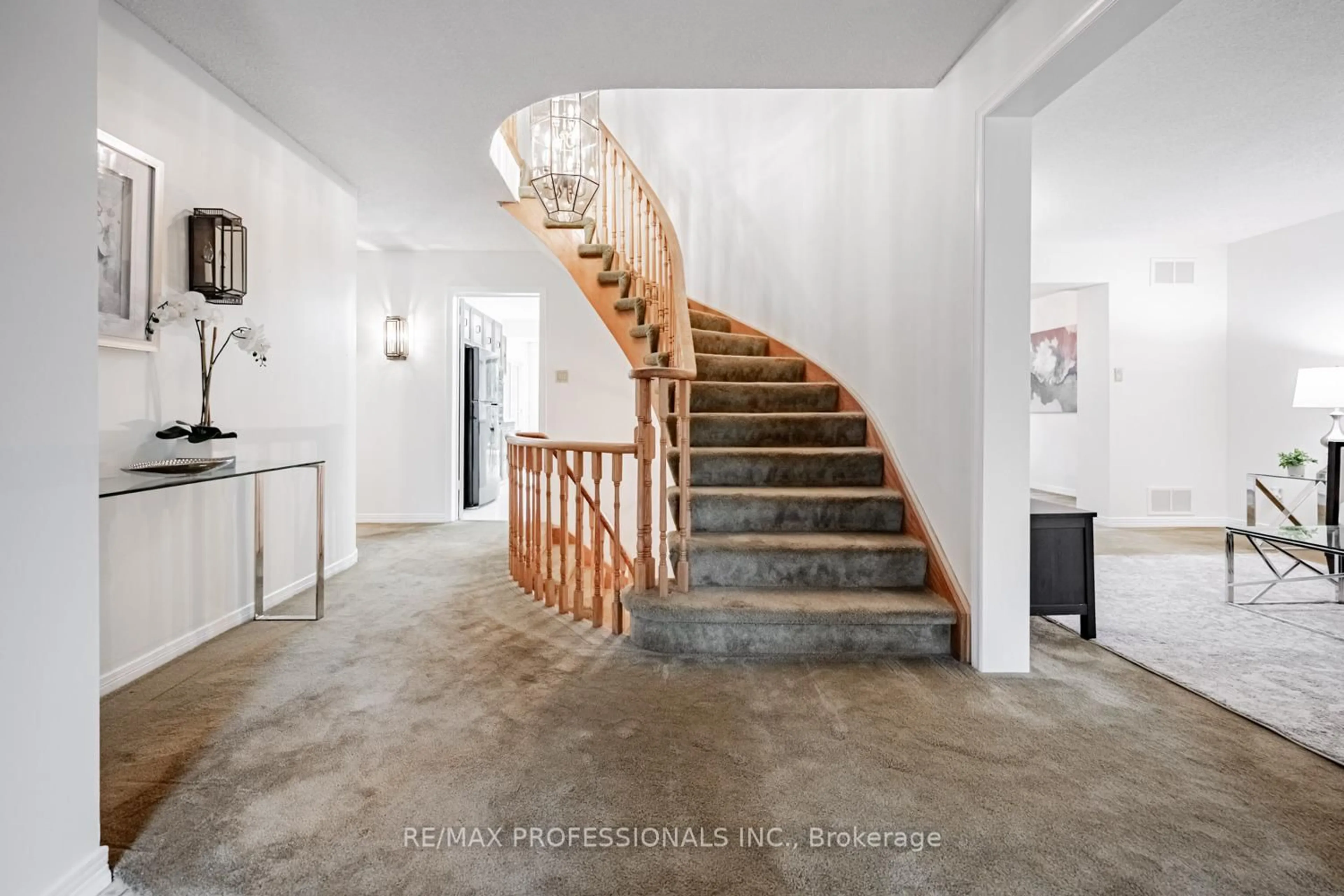 Stairs for 2260 Cedarberry Crt, Oakville Ontario L6J 6E5