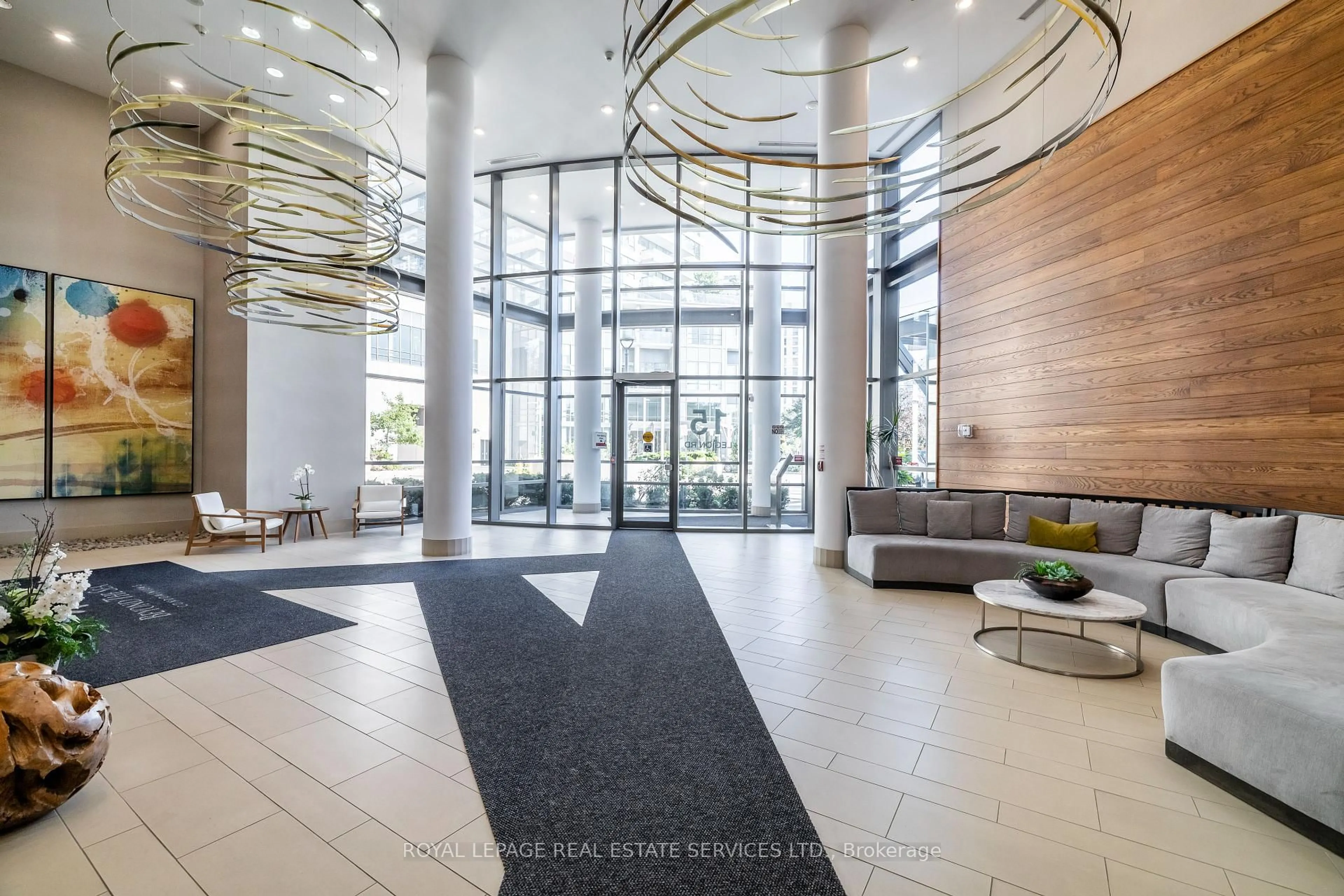 Indoor foyer for 15 Legion Rd #1105, Toronto Ontario M8V 0A9