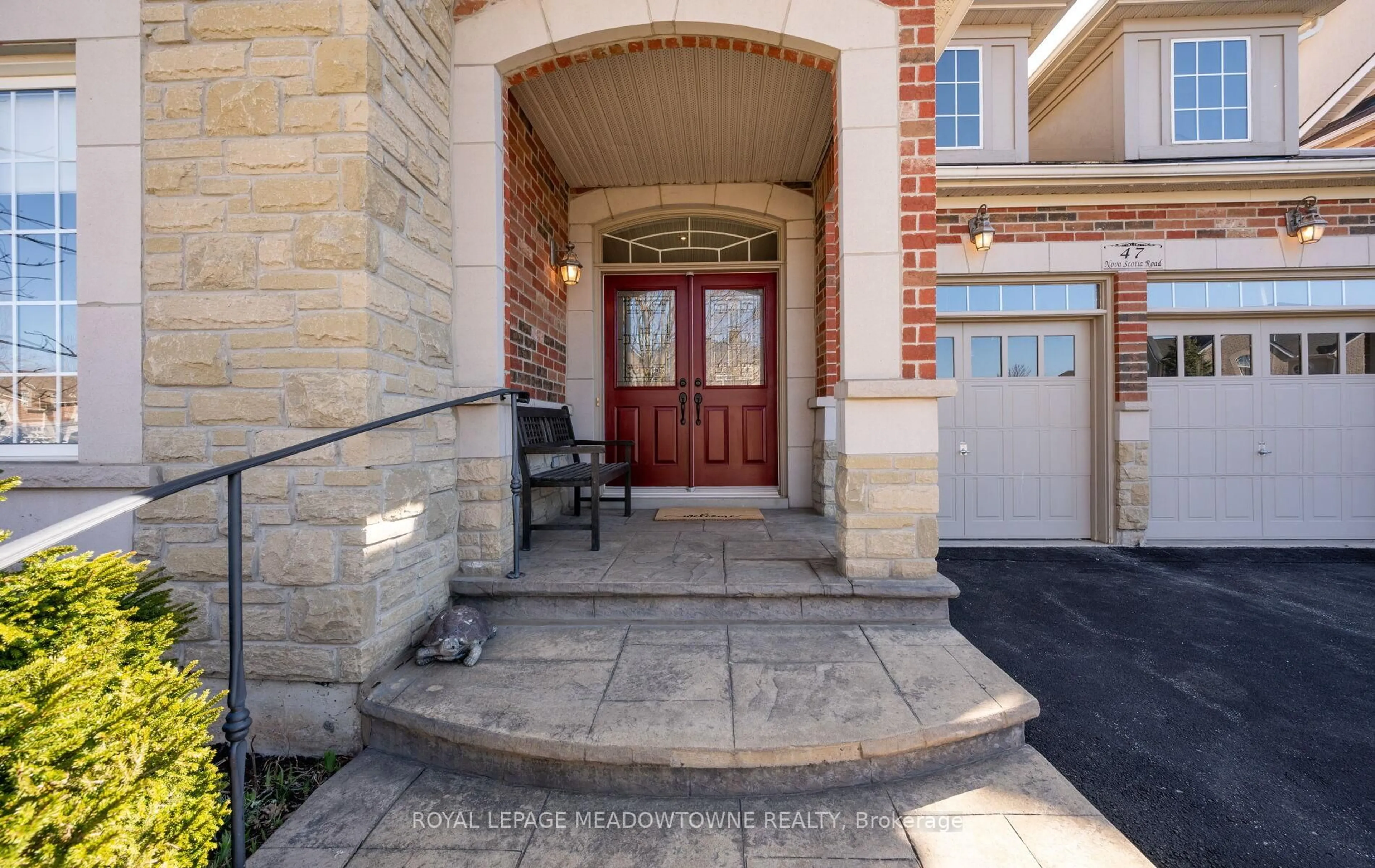 Indoor entryway for 47 Nova Scotia Rd, Brampton Ontario L6Y 5K5