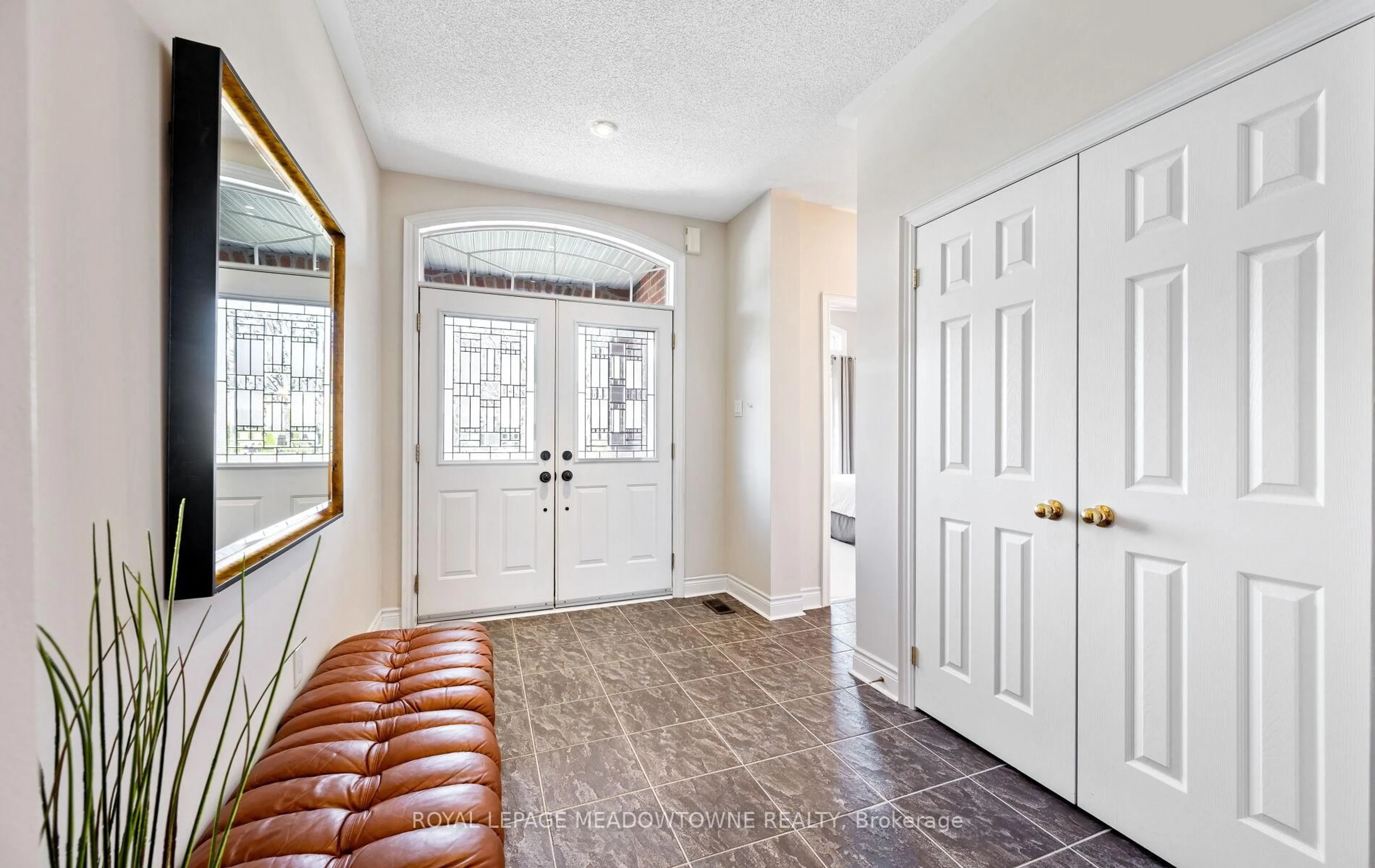 Indoor entryway for 47 Nova Scotia Rd, Brampton Ontario L6Y 5K5