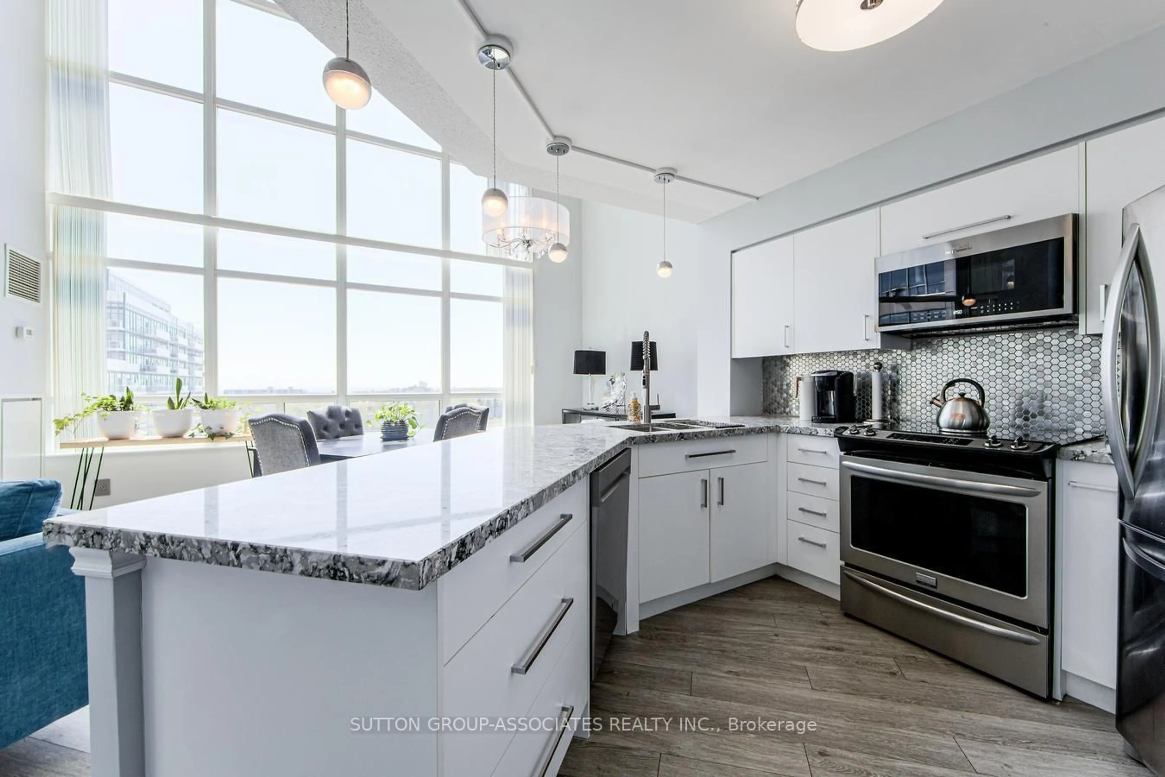 Contemporary kitchen, ceramic/tile floor for 200 Manitoba St #536, Toronto Ontario M8Y 3Y9