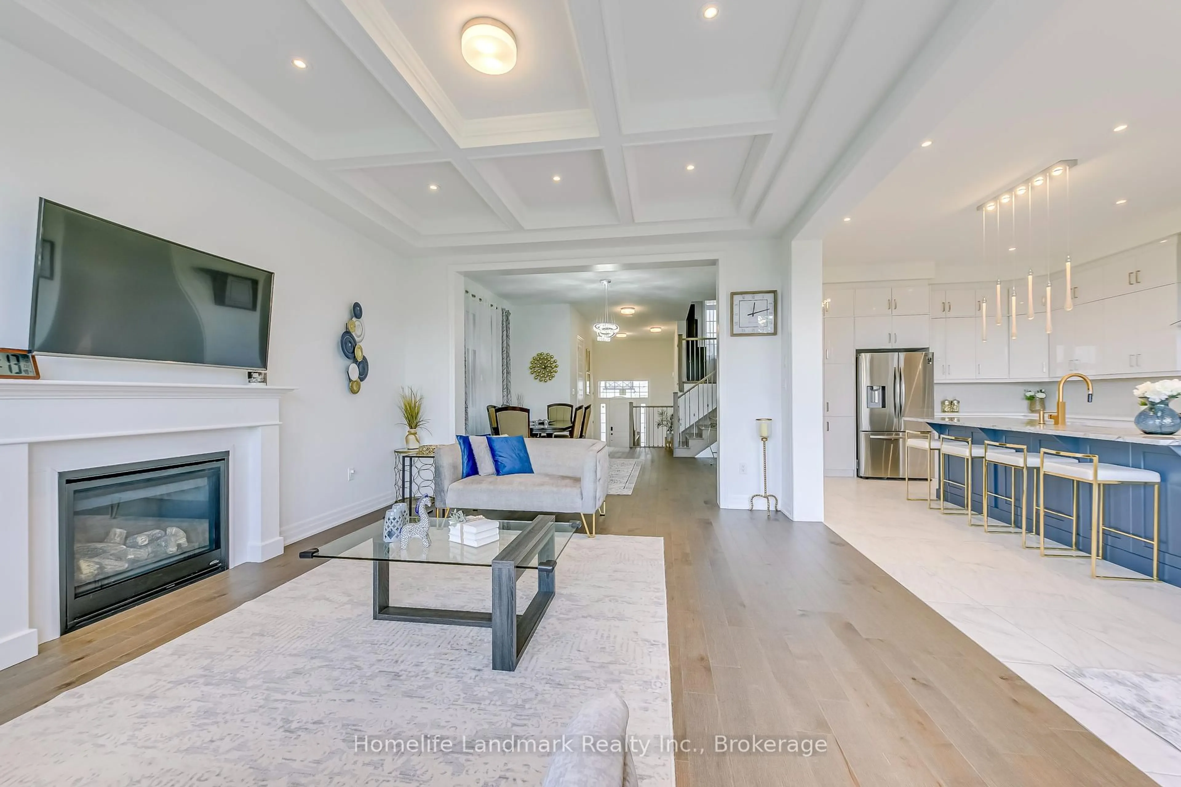 Living room with furniture, unknown for 1472 Varelas Passage, Oakville Ontario L6H 3S3