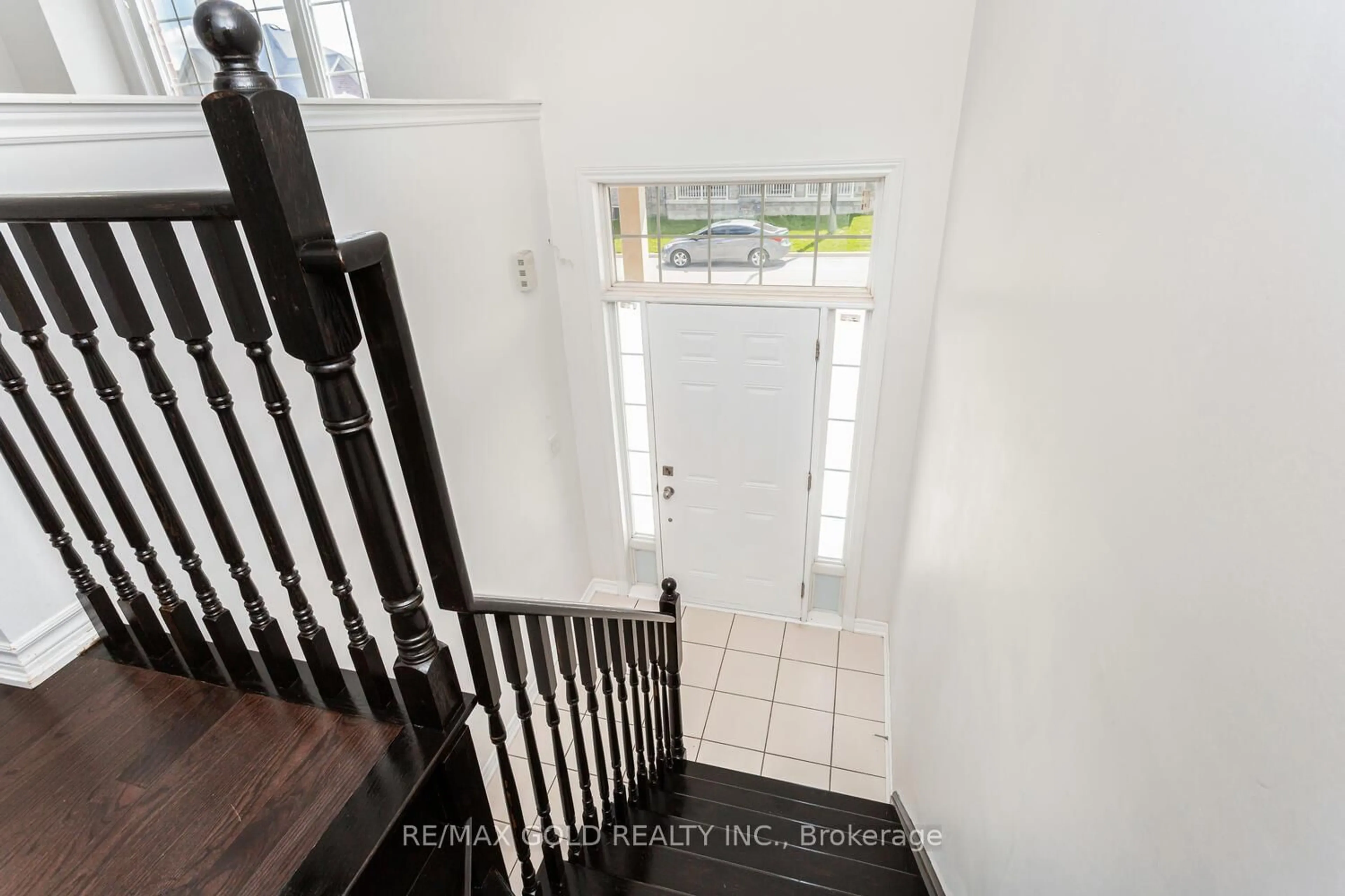 Indoor entryway for 68 Agava St, Brampton Ontario L9W 5B7