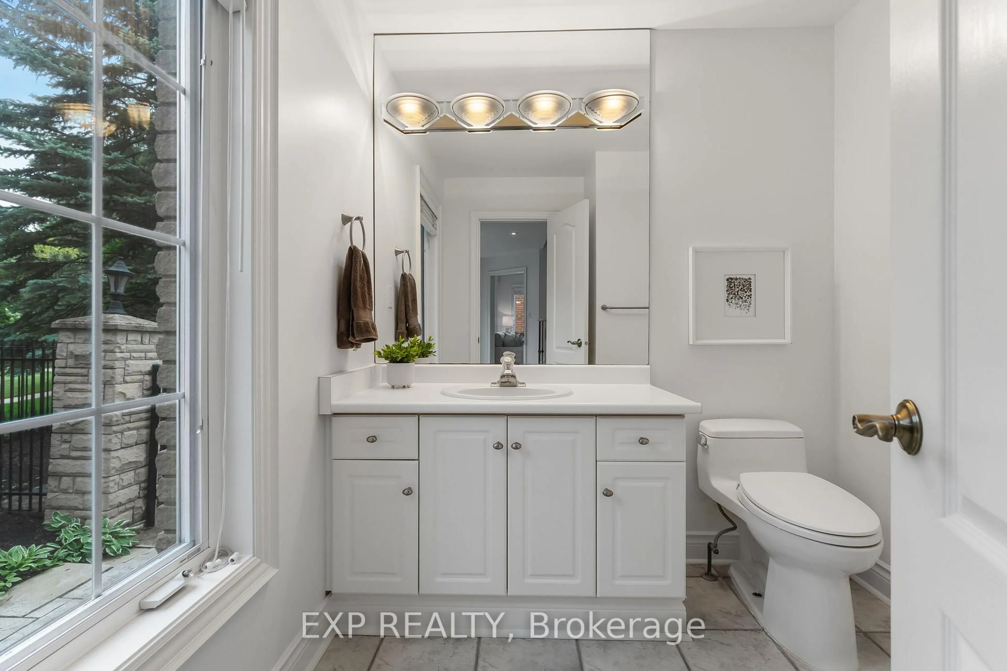 Standard bathroom, ceramic/tile floor for 2000 Peak Pl, Oakville Ontario L6H 5T2