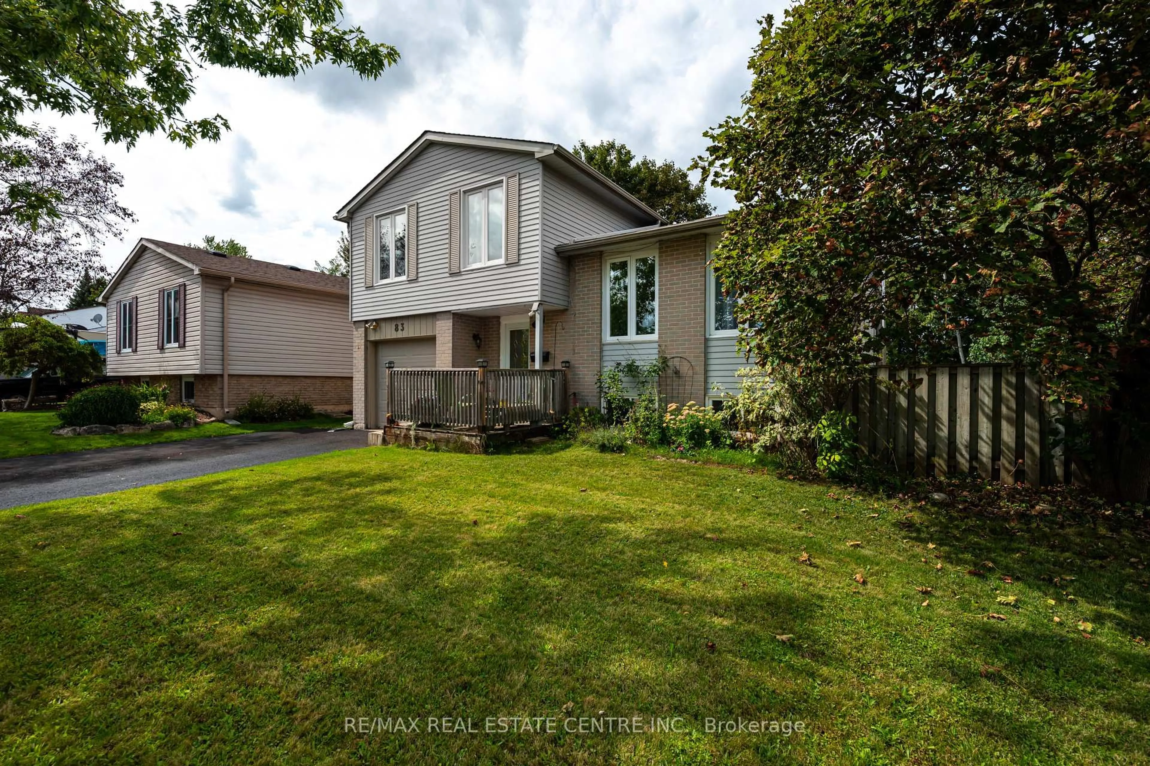 A pic from outside/outdoor area/front of a property/back of a property/a pic from drone, street for 83 Brenda Blvd, Orangeville Ontario L9W 3L3