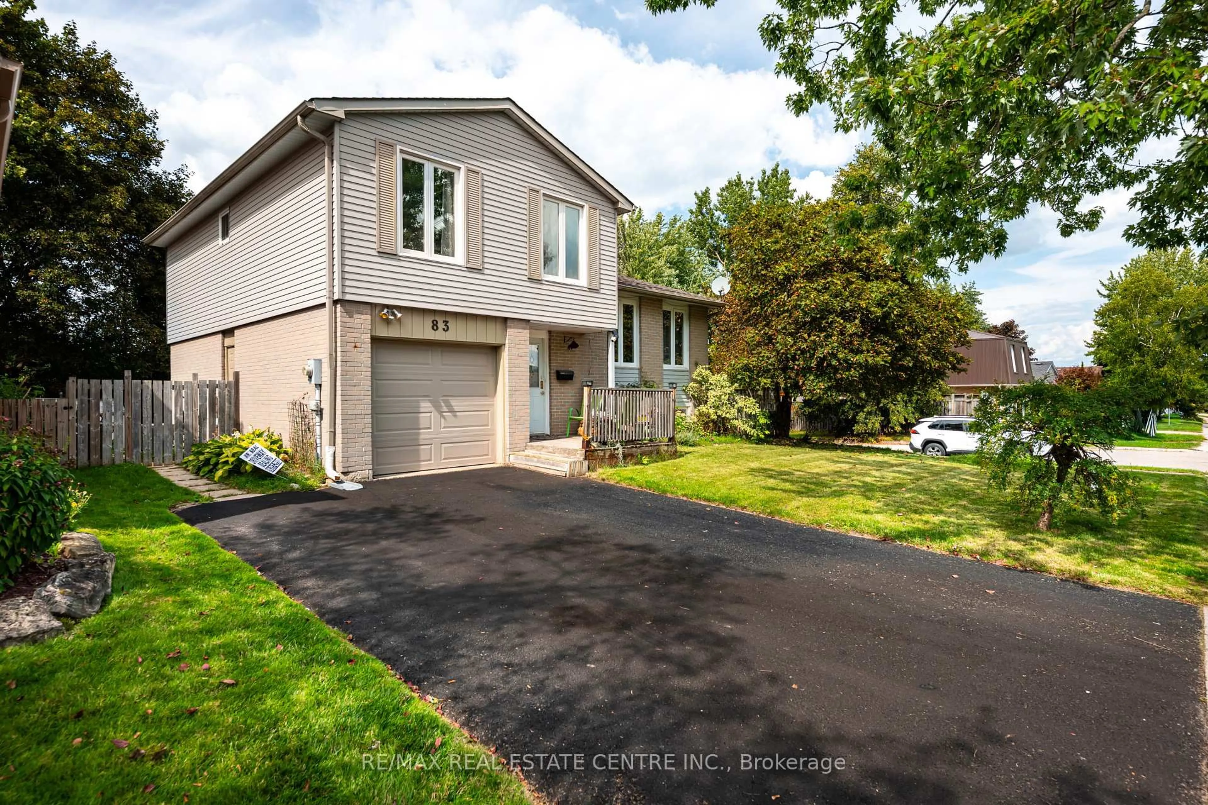 Home with vinyl exterior material, street for 83 Brenda Blvd, Orangeville Ontario L9W 3L3