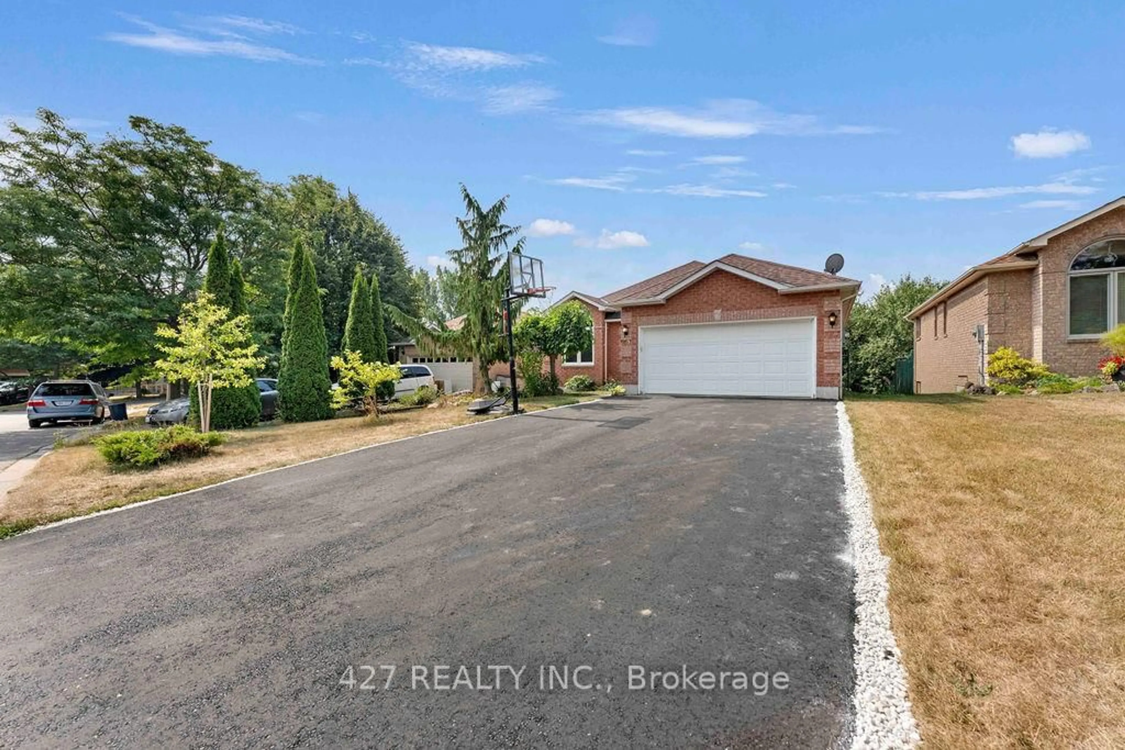 A pic from outside/outdoor area/front of a property/back of a property/a pic from drone, unknown for 59 Eastview Cres, Orangeville Ontario L9W 4X4