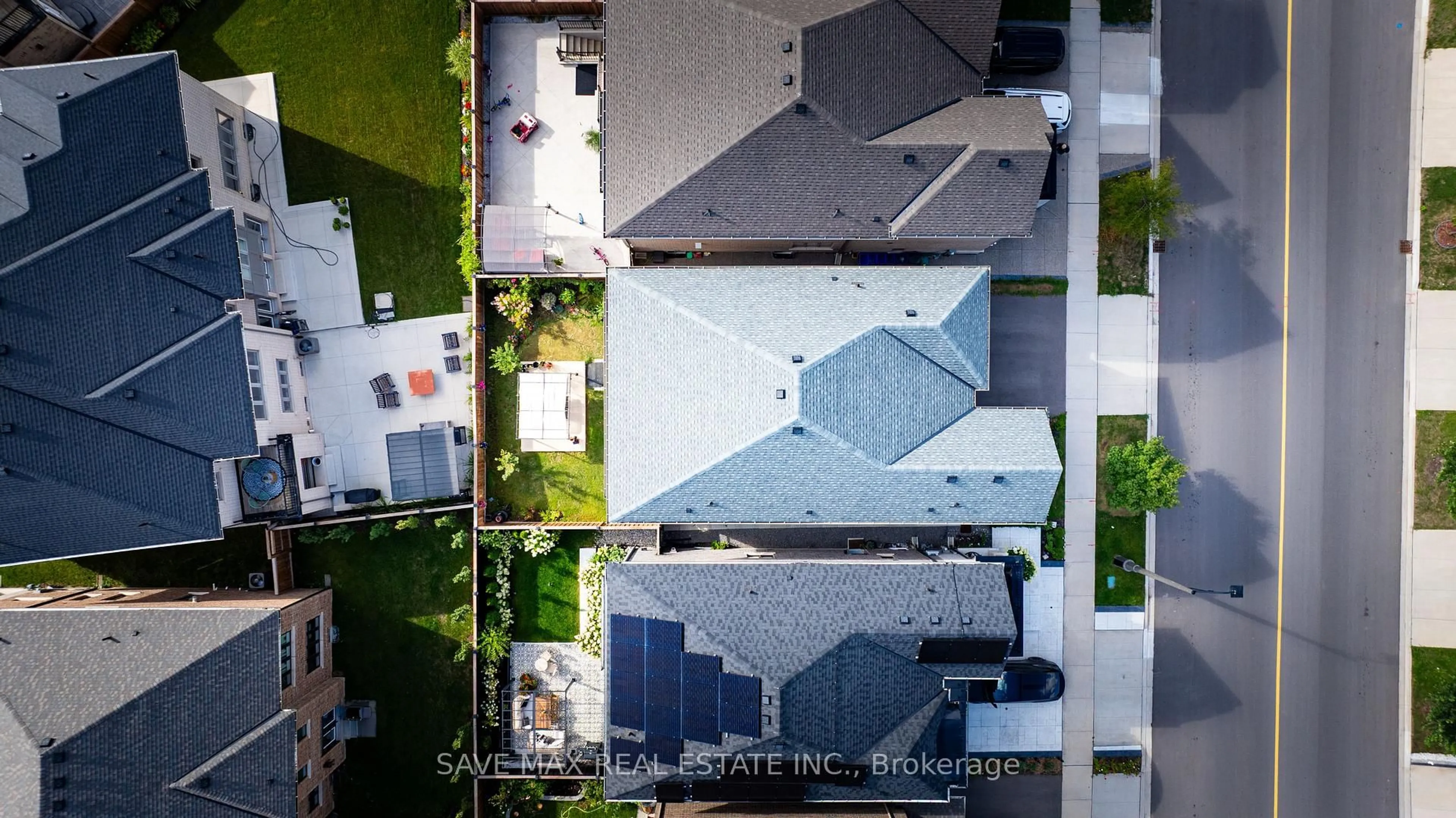 A pic from outside/outdoor area/front of a property/back of a property/a pic from drone, unknown for 3328 Post Rd, Oakville Ontario L6H 0Z7