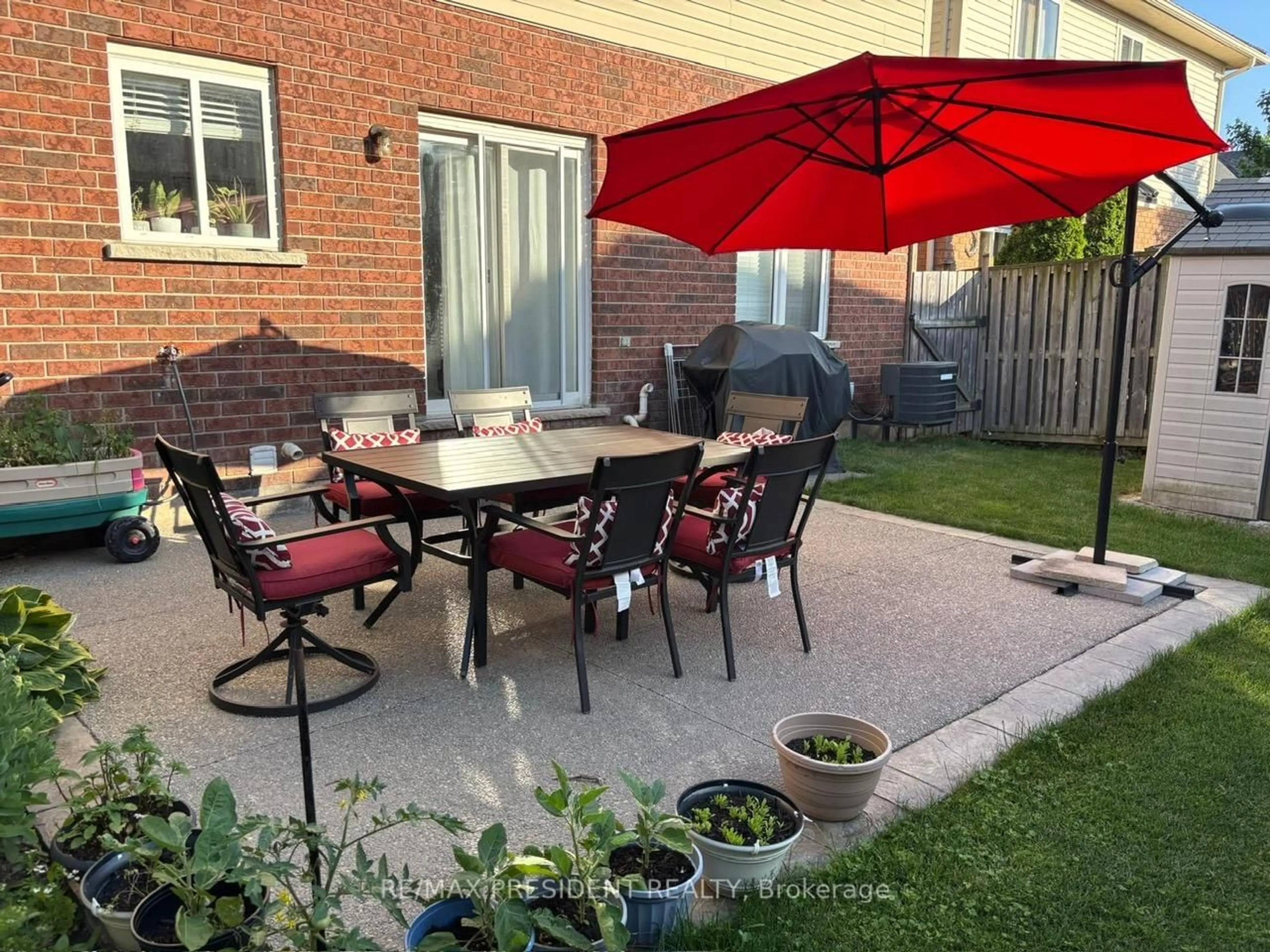 Patio, street for 5209 Danielle Dr, Burlington Ontario L7L 7L1