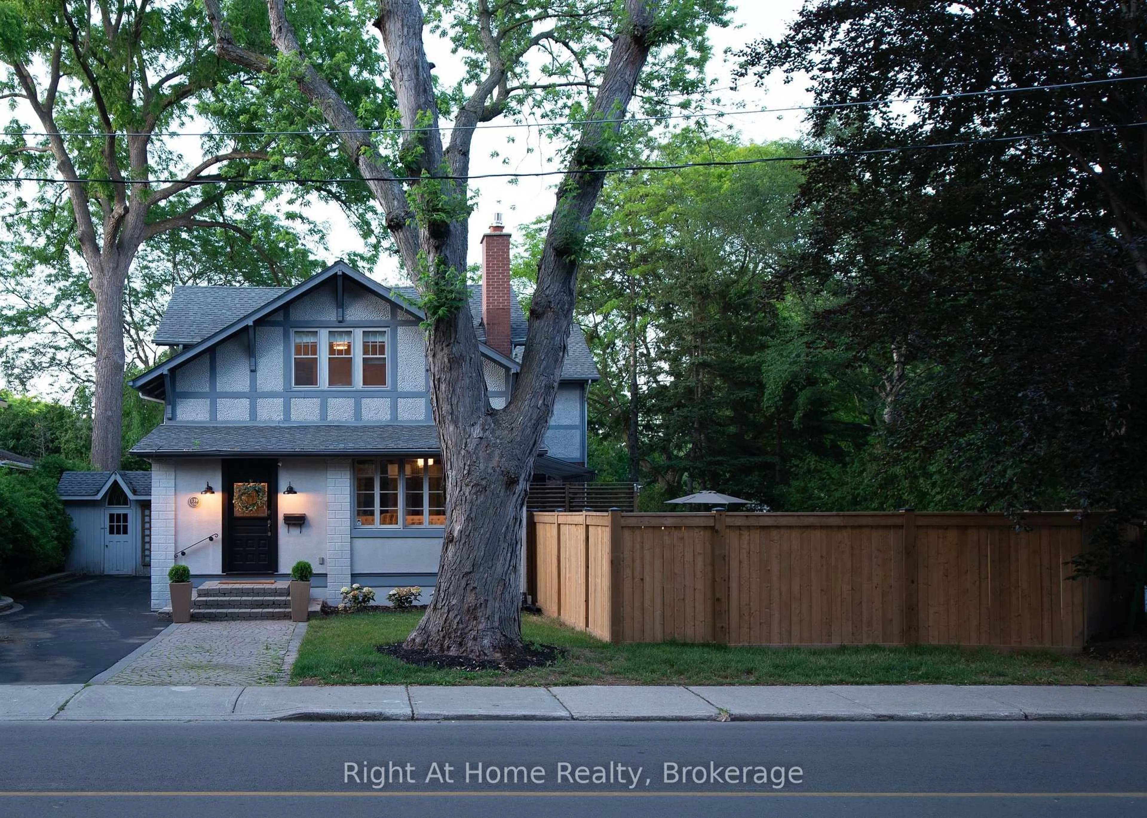 Unknown for 139 Allan St, Oakville Ontario L6J 3N6