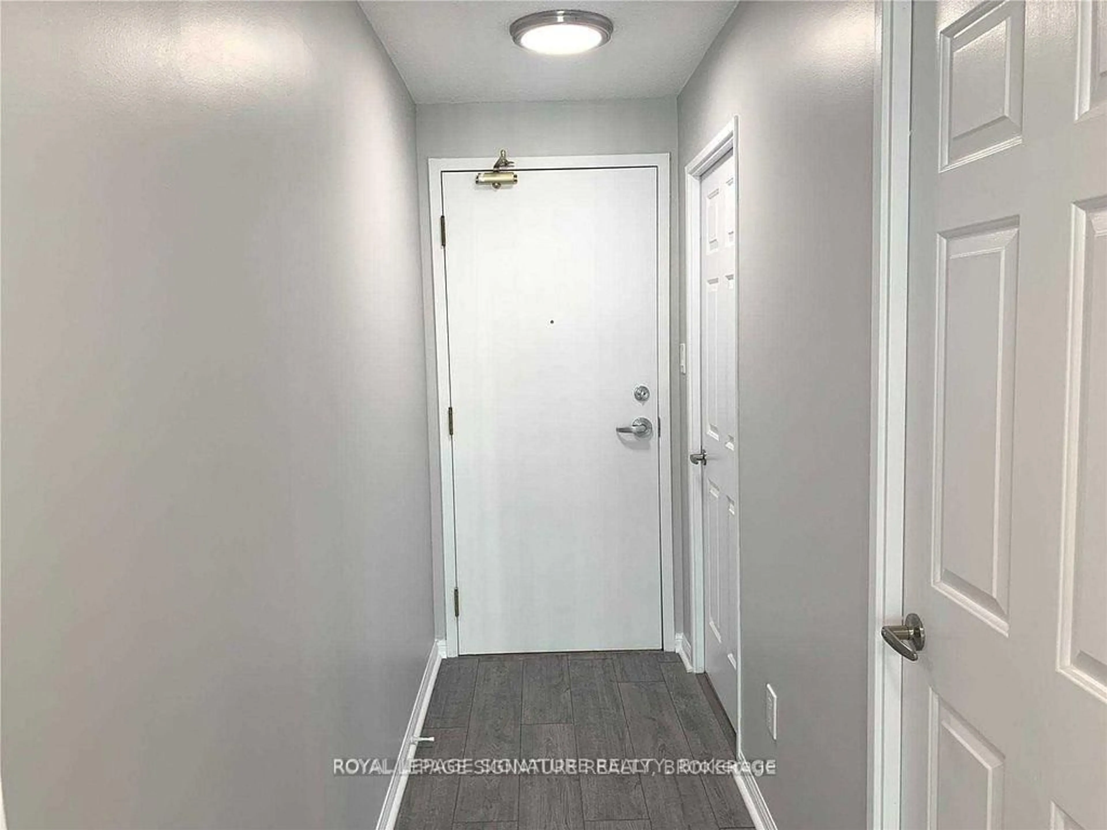 Indoor entryway for 101 Subway Cres #1414, Toronto Ontario M9B 6K4