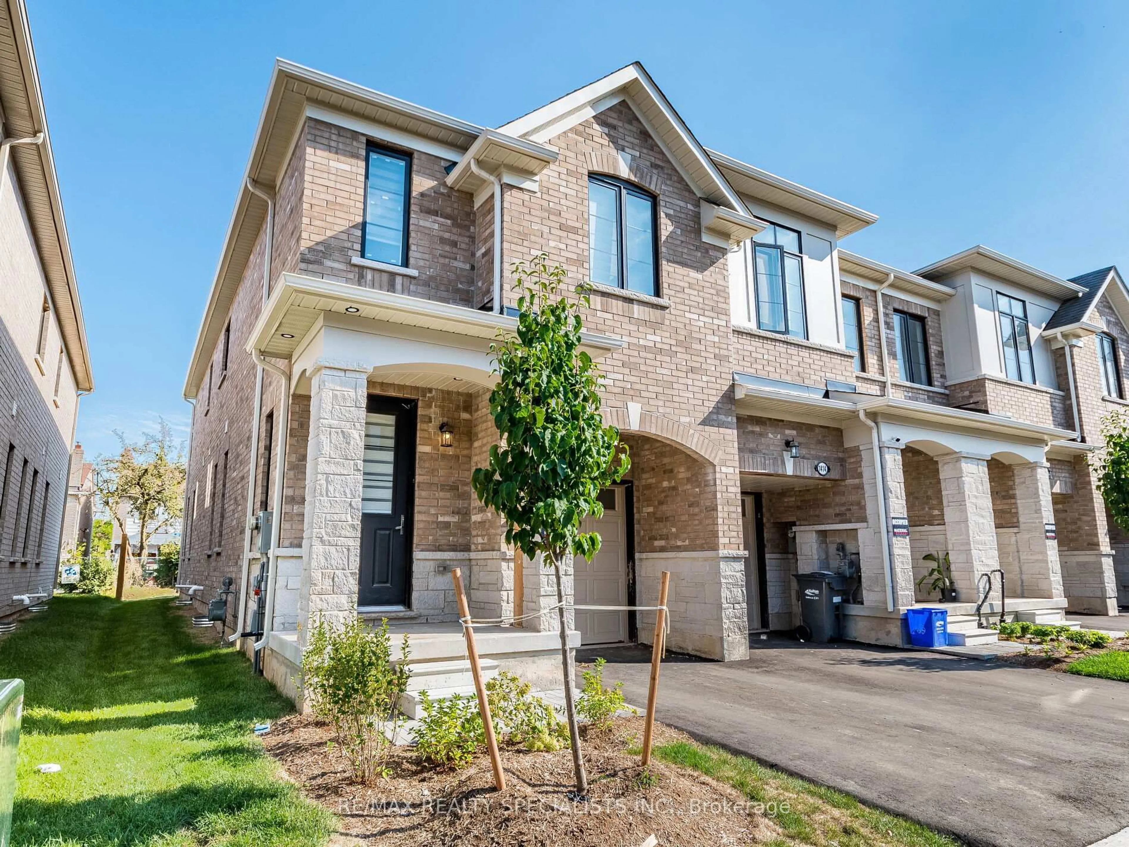 Home with brick exterior material, street for 1416 Oakmont Common, Burlington Ontario L7P 0V8