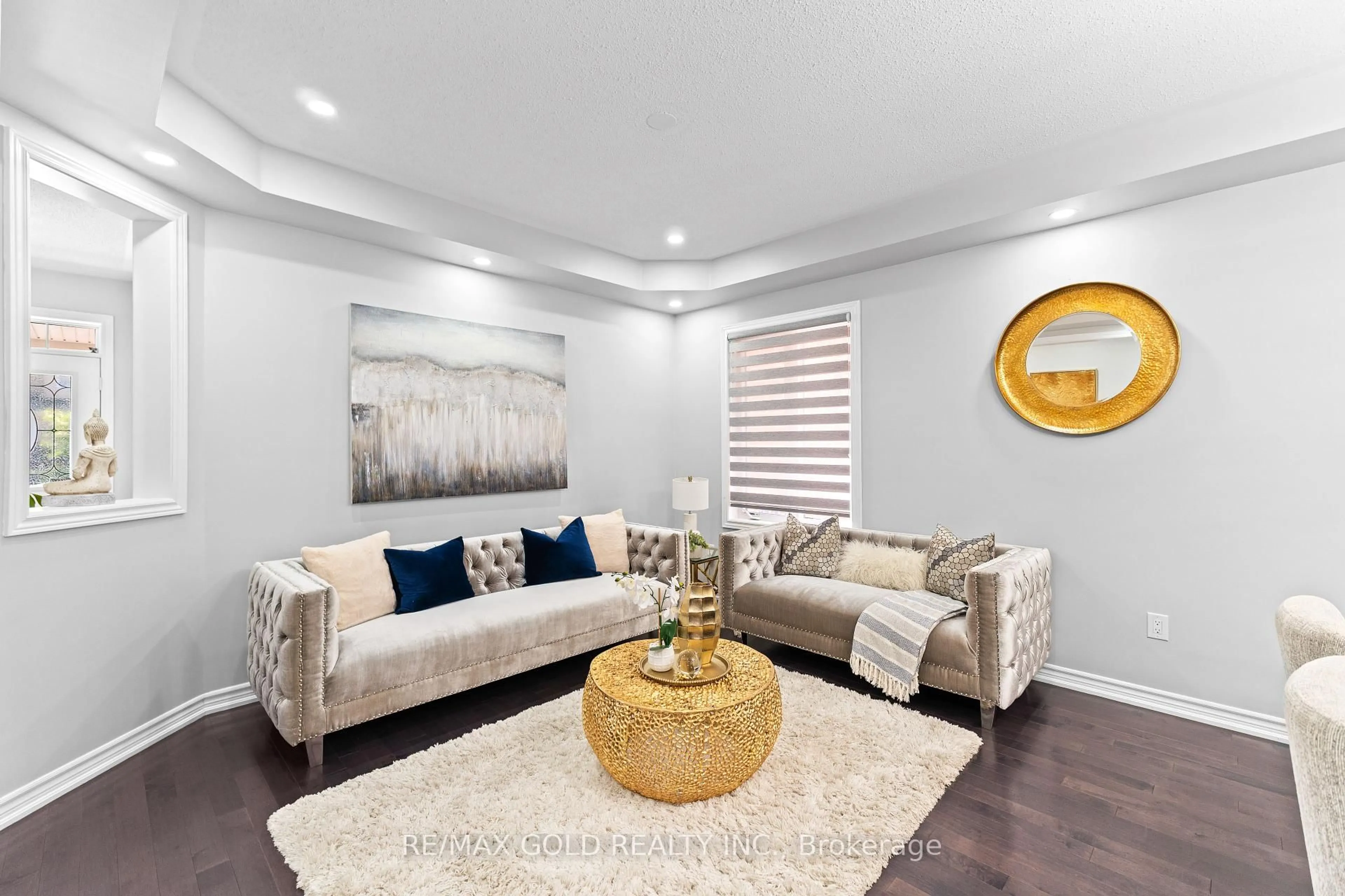 Living room with furniture, unknown for 16 Cloverhaven Rd, Brampton Ontario L6P 4E4
