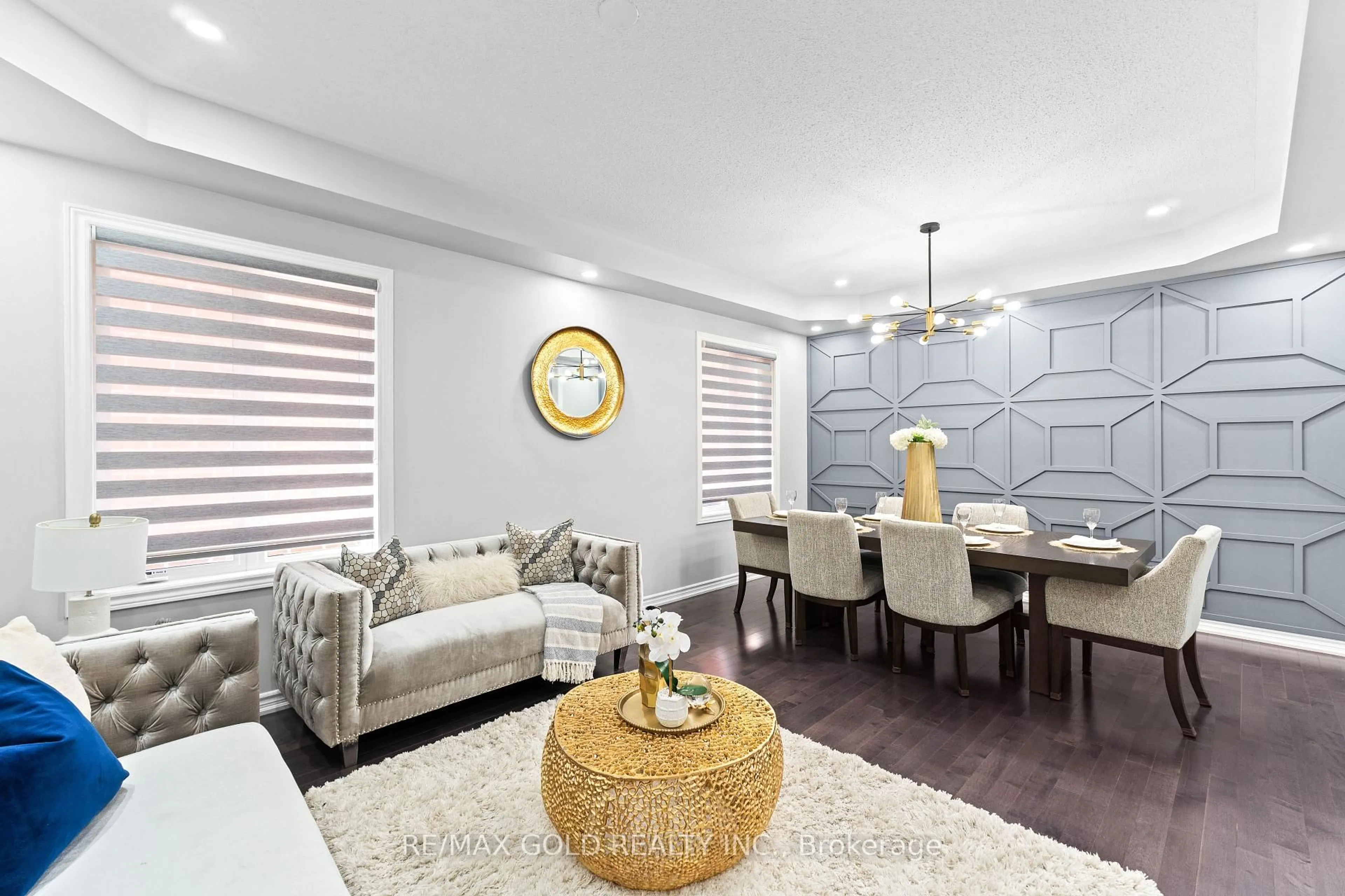 Living room with furniture, unknown for 16 Cloverhaven Rd, Brampton Ontario L6P 4E4