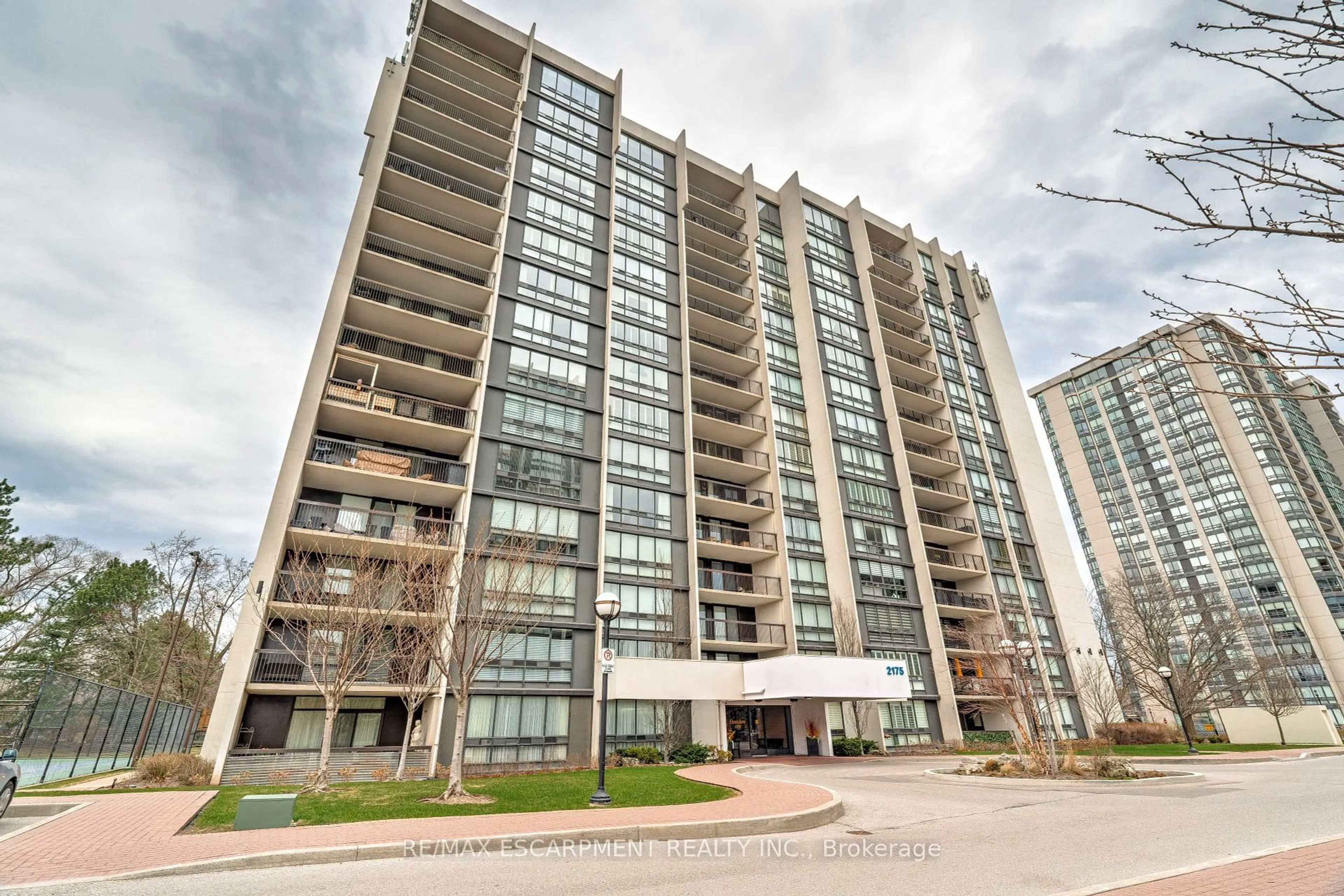 Unknown for 2175 Marine Dr #903, Oakville Ontario L6L 5L5