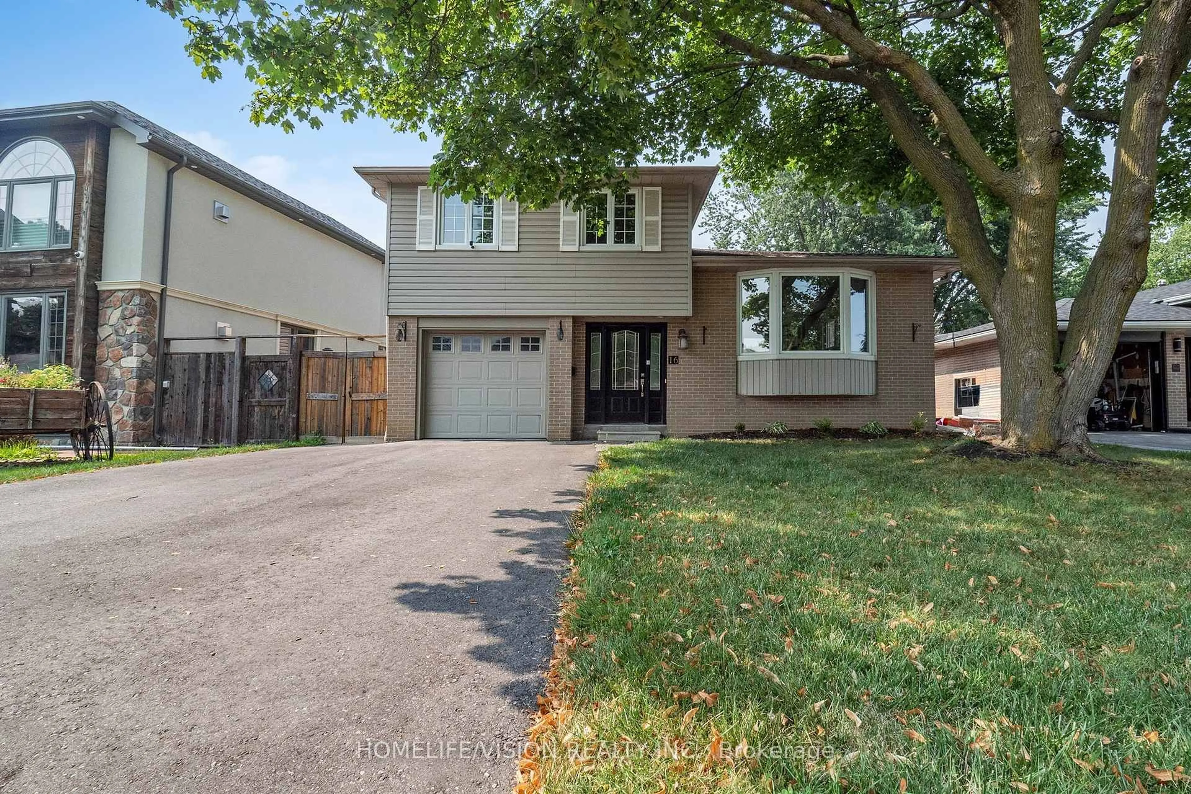 Unknown for 16 Palgrave Cres, Brampton Ontario L6W 1C9
