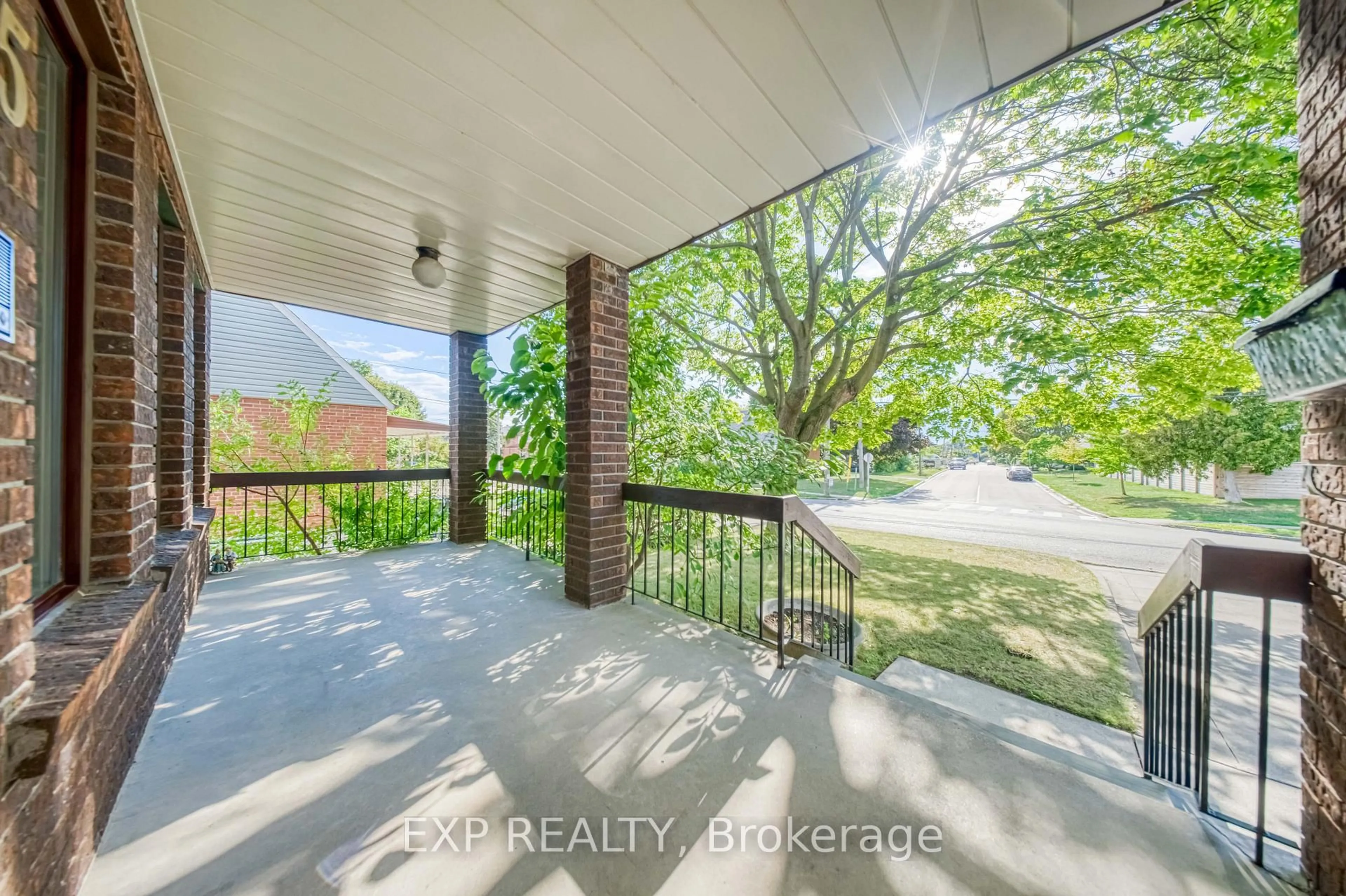 Unknown for 35 Highland Hill, Toronto Ontario M6A 2P7