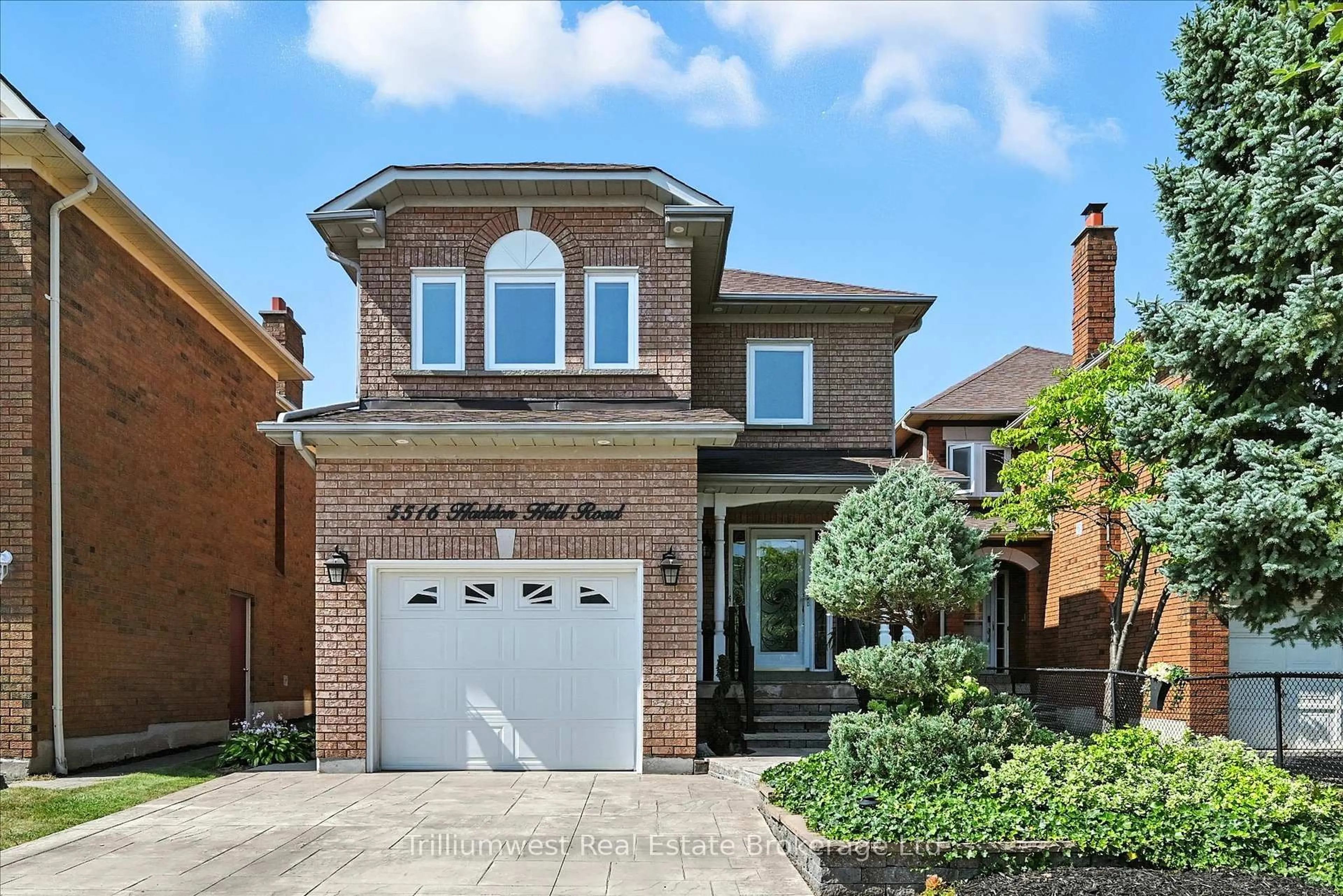 Home with brick exterior material, street for 5516 Haddon Hall Rd, Mississauga Ontario L5M 5G5