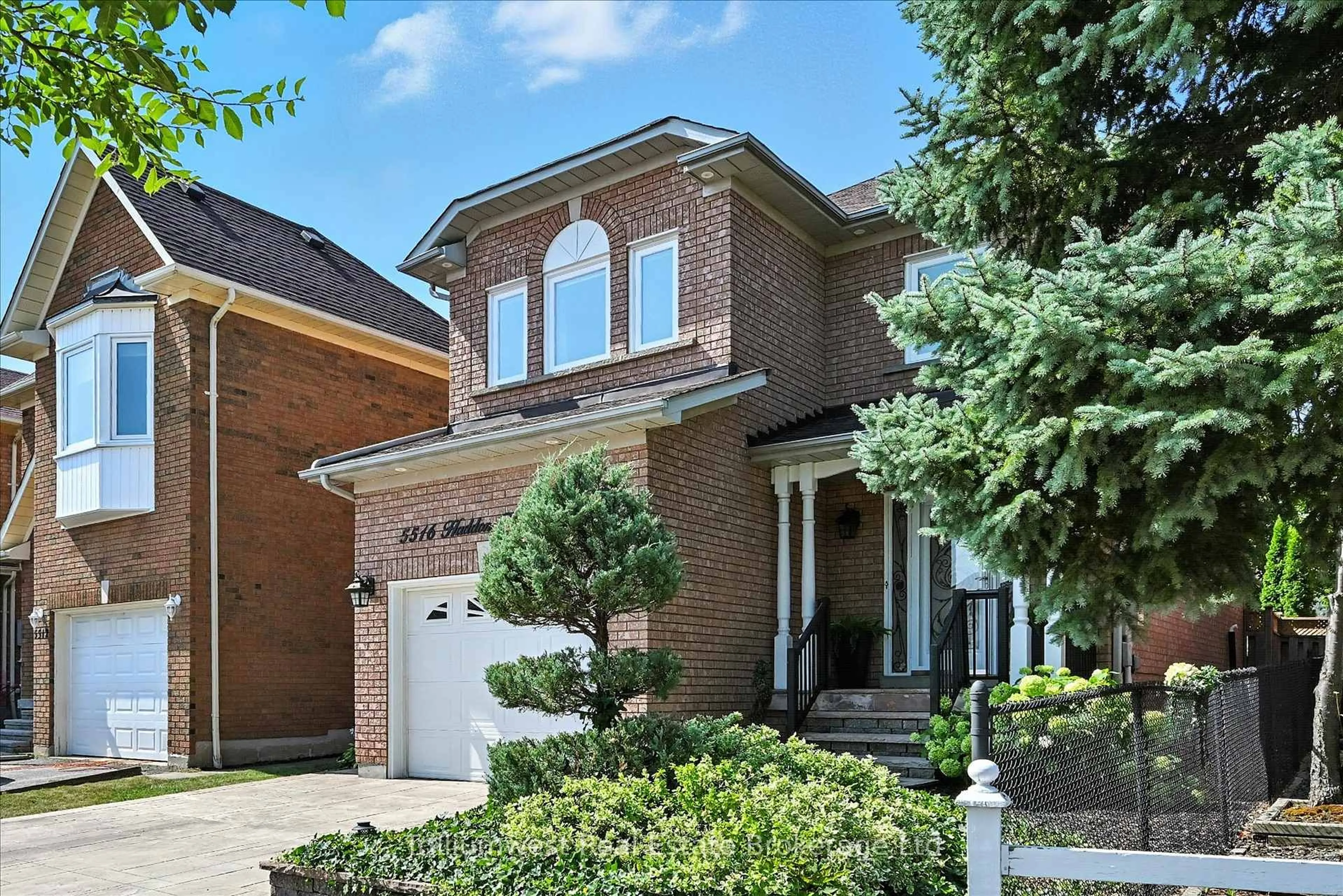 Home with brick exterior material, street for 5516 Haddon Hall Rd, Mississauga Ontario L5M 5G5
