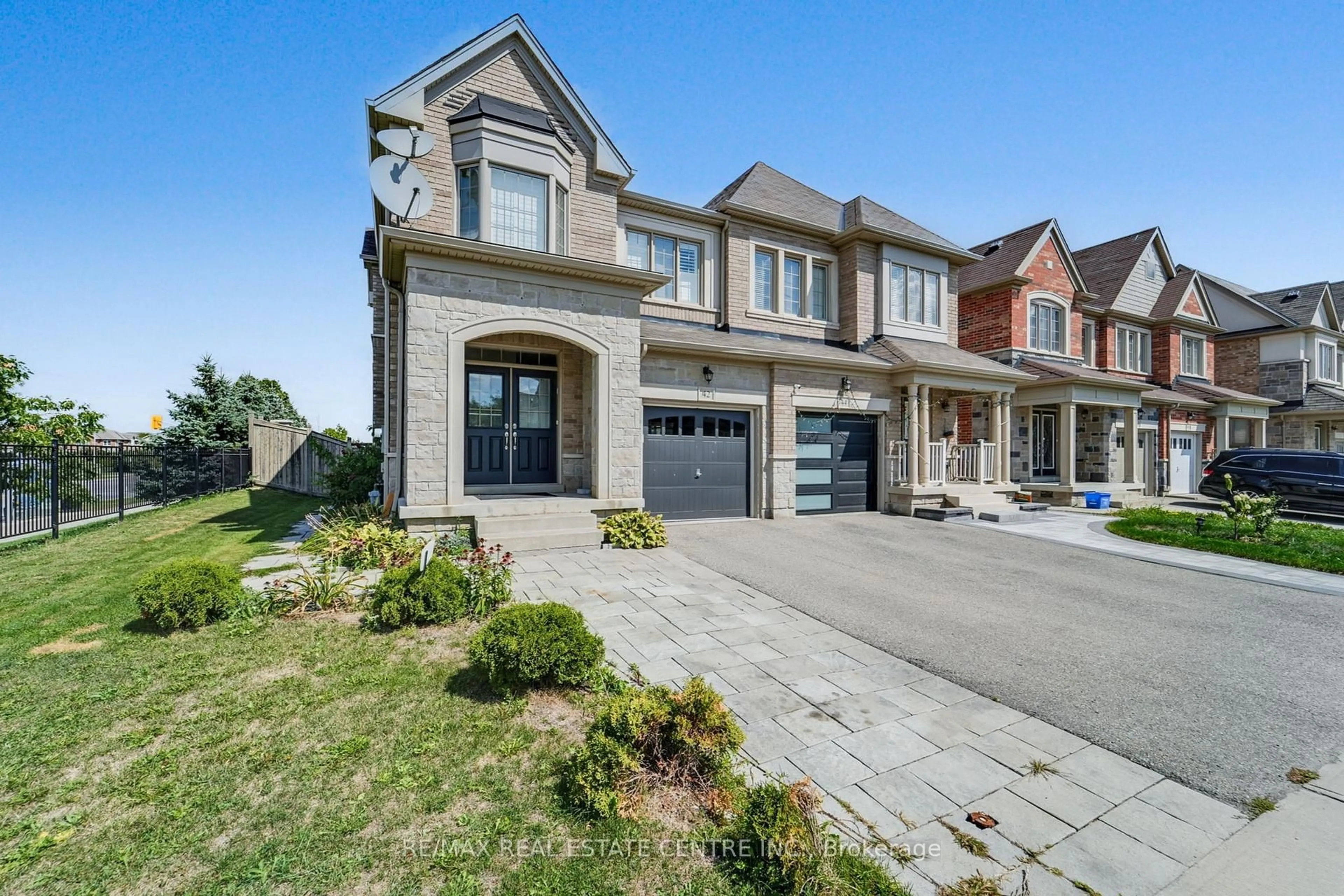 Home with brick exterior material, street for 42 Andretti Cres, Brampton Ontario L6X 5G6