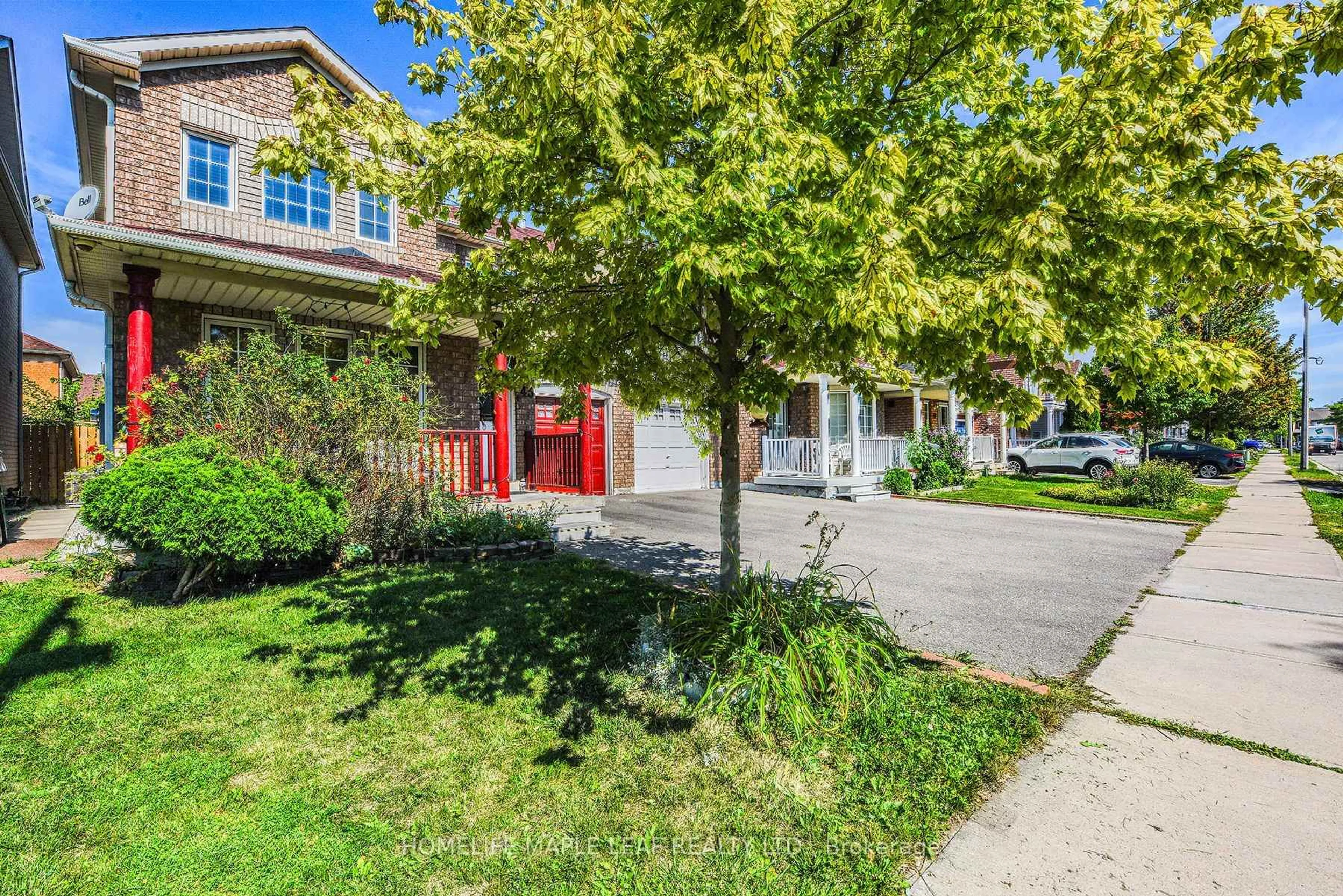 A pic from outside/outdoor area/front of a property/back of a property/a pic from drone, street for 45 Seaside Circ, Brampton Ontario L6R 2G7