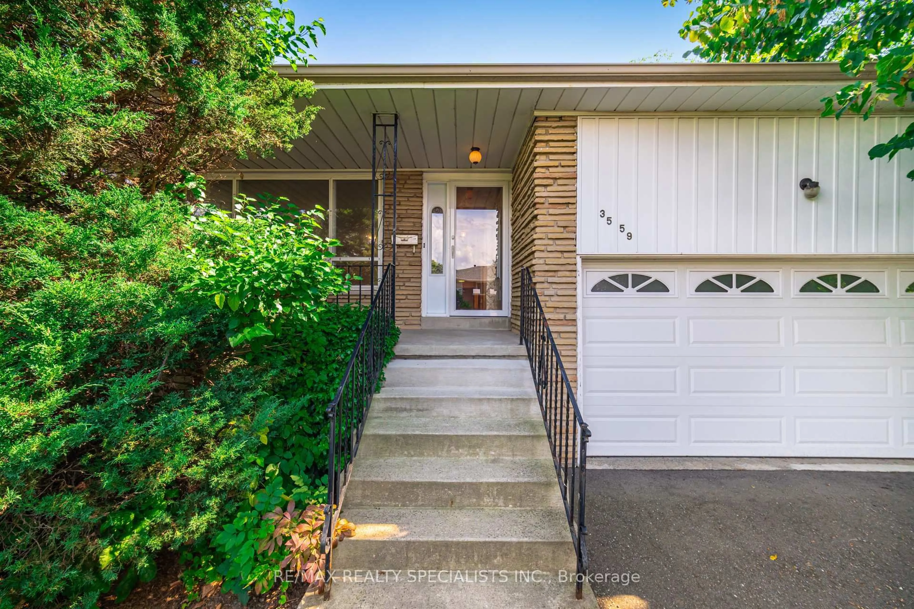 Home with brick exterior material, street for 3559 Haven Glenn, Mississauga Ontario L4X 1X6