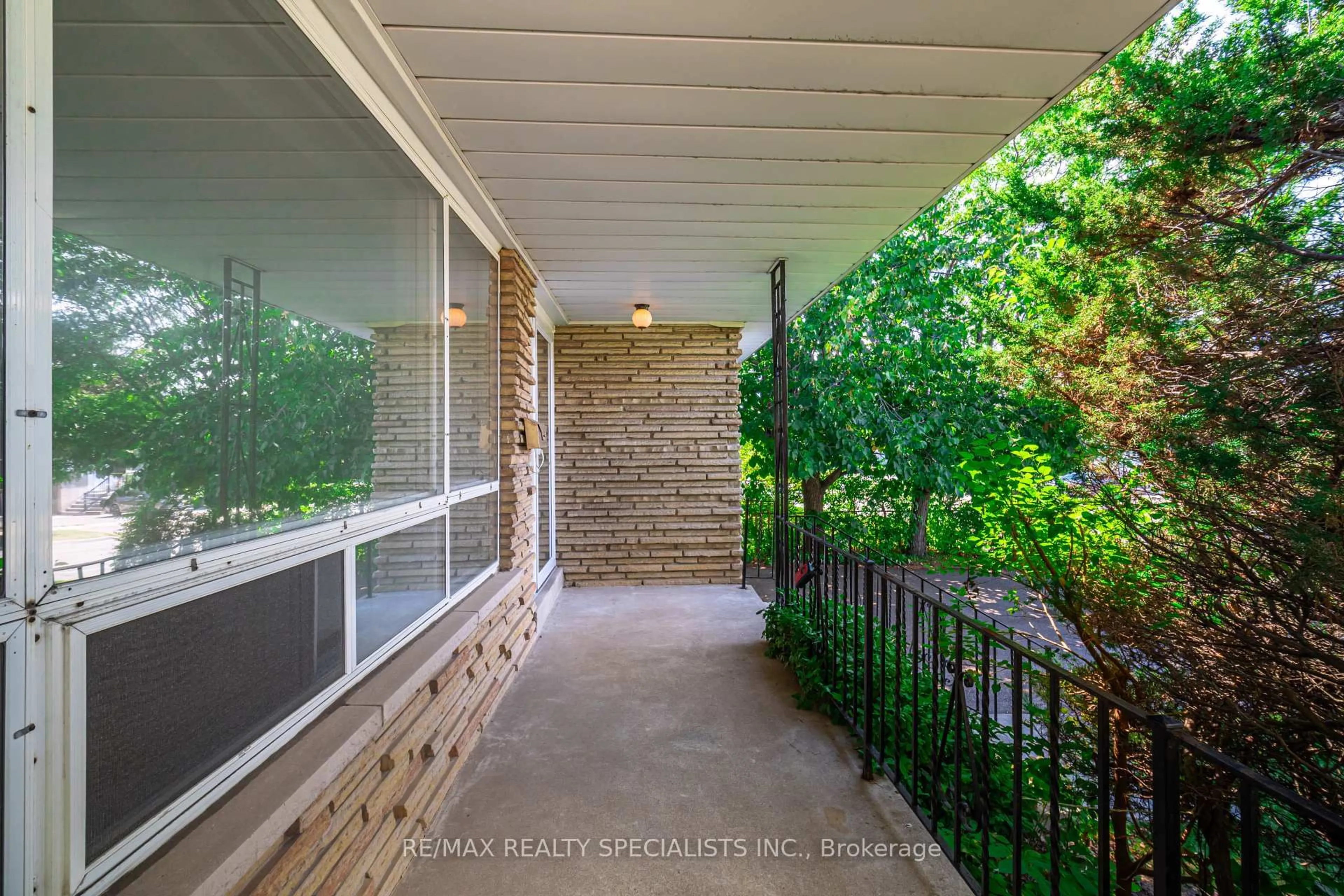 Patio, water/lake/river/ocean view for 3559 Haven Glenn, Mississauga Ontario L4X 1X6