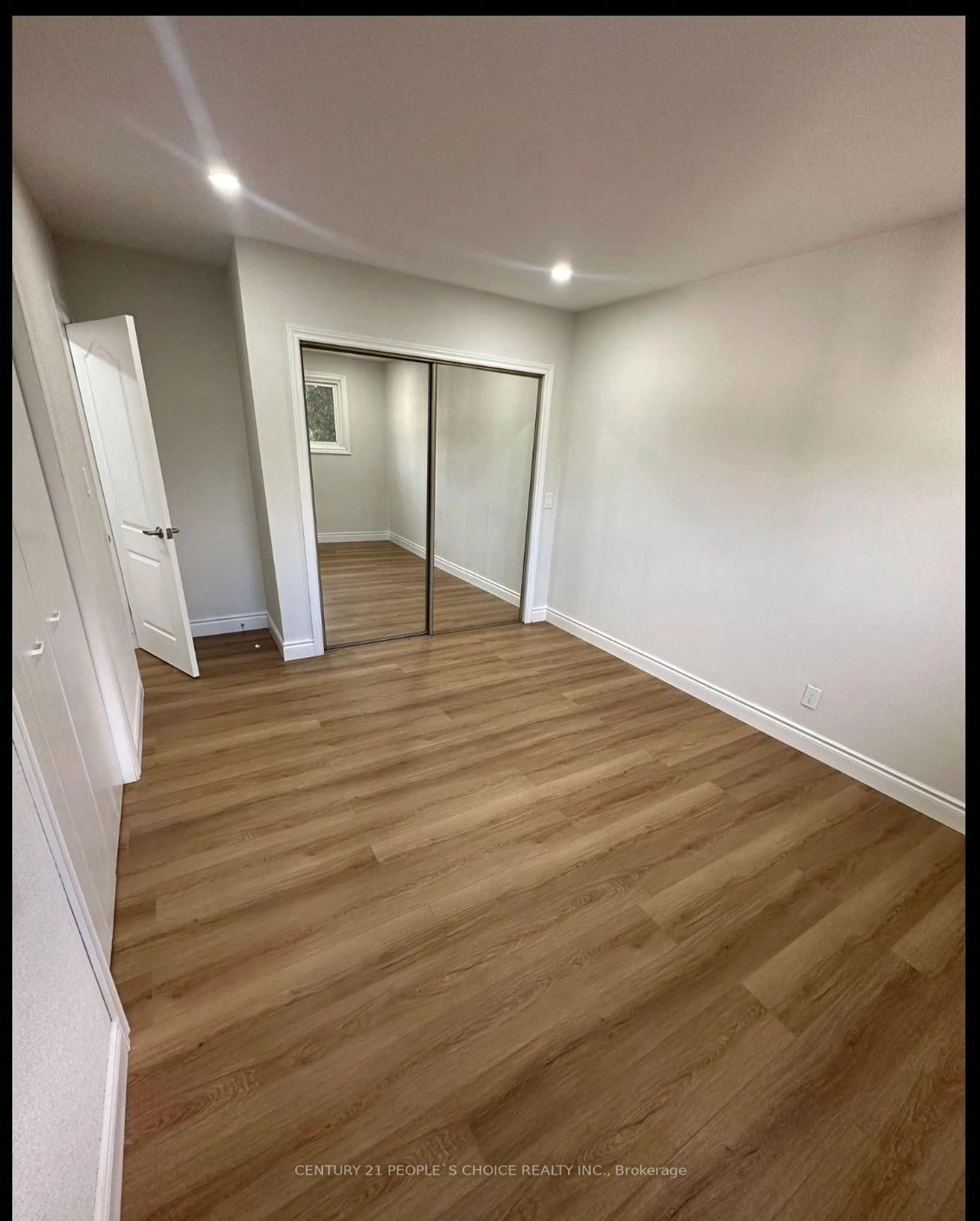 A pic of a room for 608 Thornwood Ave, Burlington Ontario L7N 3B8