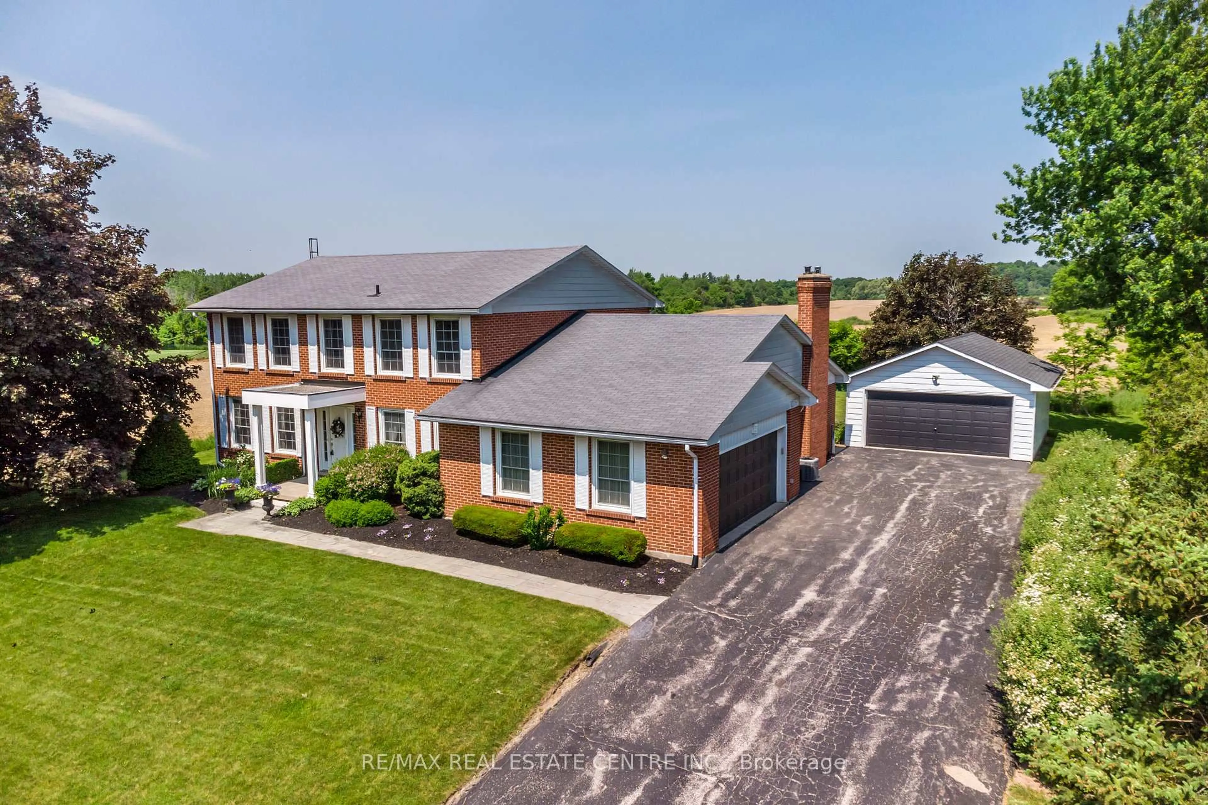 A pic from outside/outdoor area/front of a property/back of a property/a pic from drone, street for 2151 1 Rd, Burlington Ontario L7P 0S3