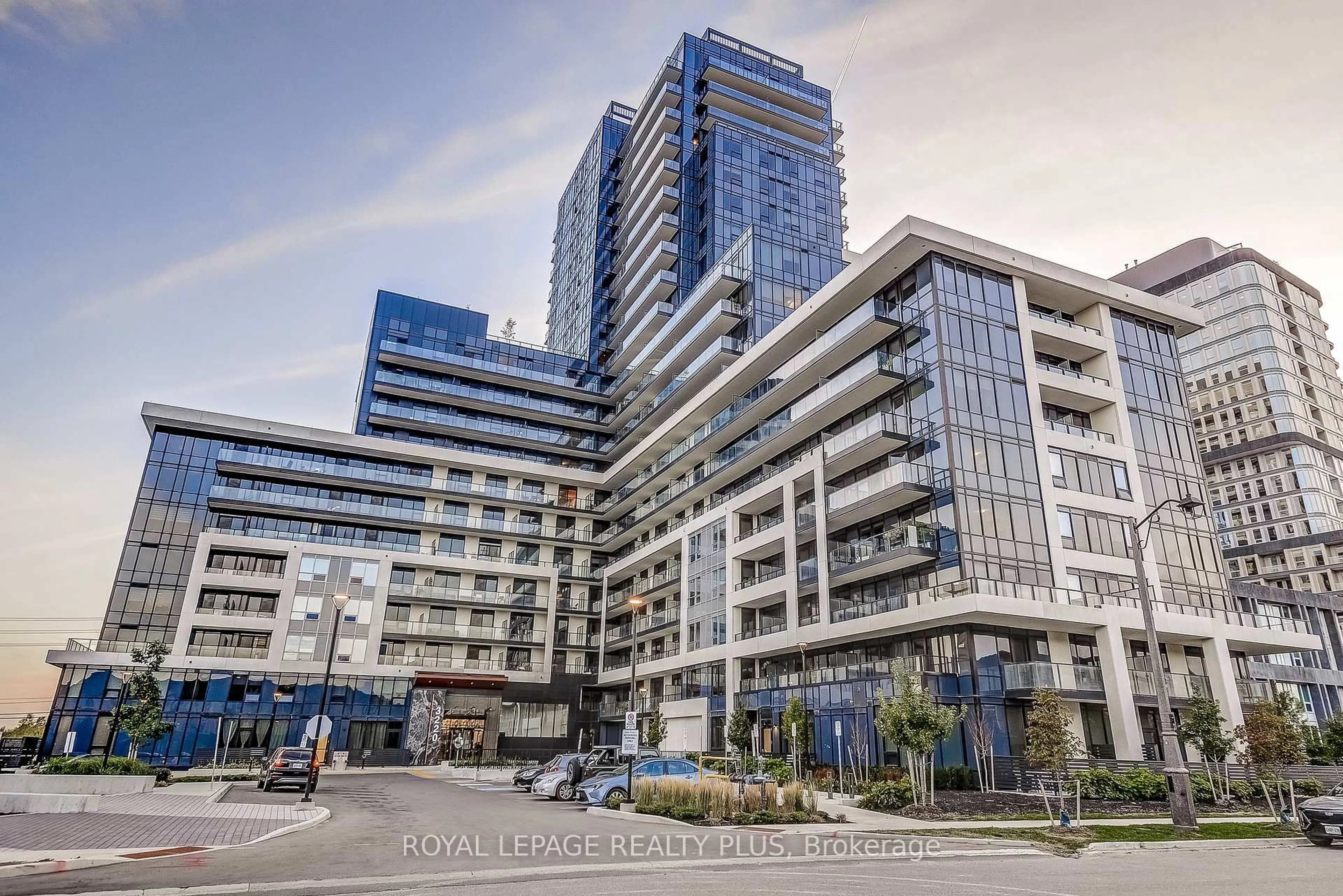 Indoor foyer for 3220 William Coltson Ave #2202, Oakville Ontario L6H 7X9