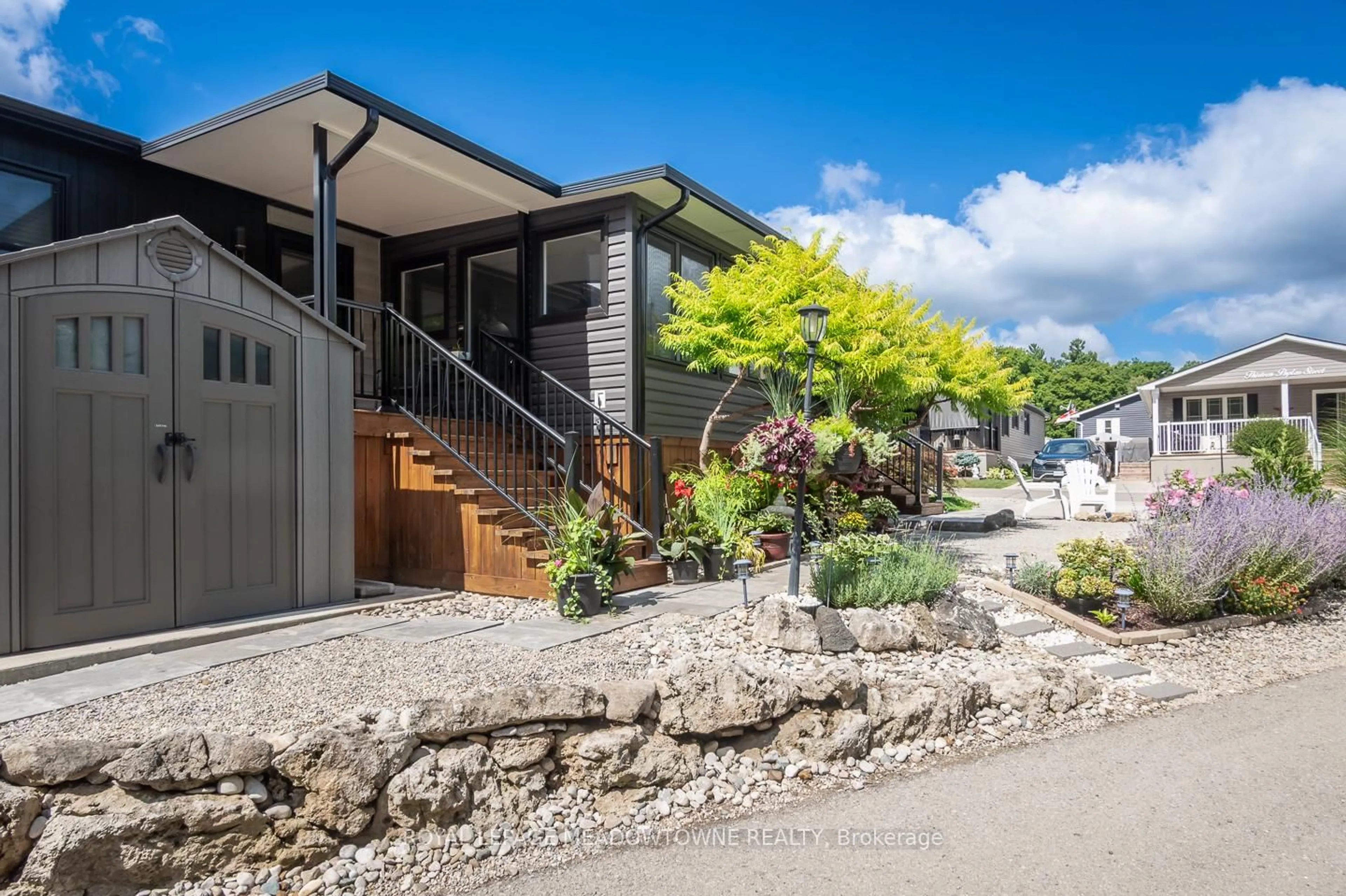 Patio, street for 4449 Milburough Line #12 Poplar, Burlington Ontario L7P 0C5