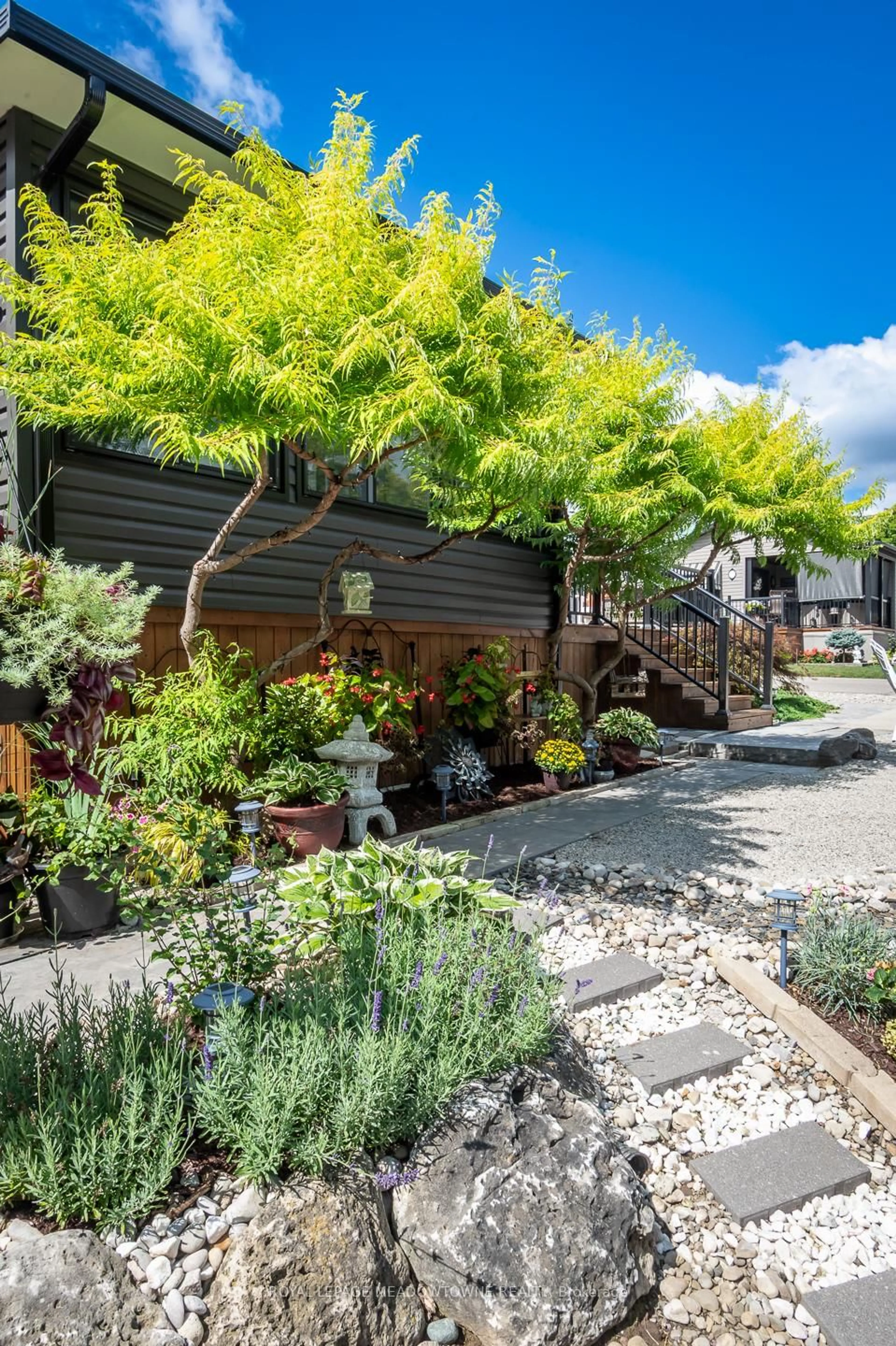 Patio, street for 4449 Milburough Line #12 Poplar, Burlington Ontario L7P 0C5