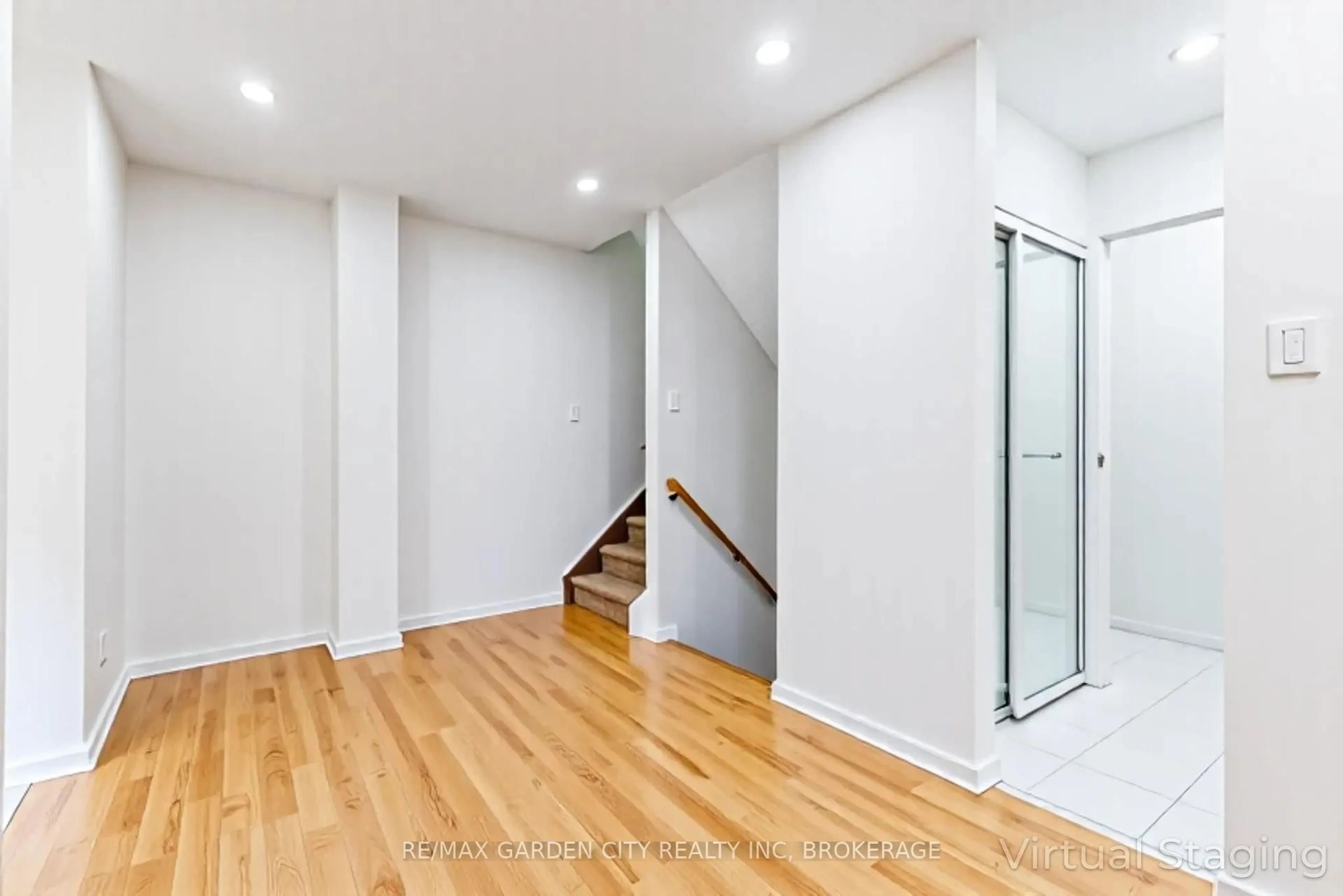 Unknown for 1172 Kos Blvd, Mississauga Ontario L5J 4L7