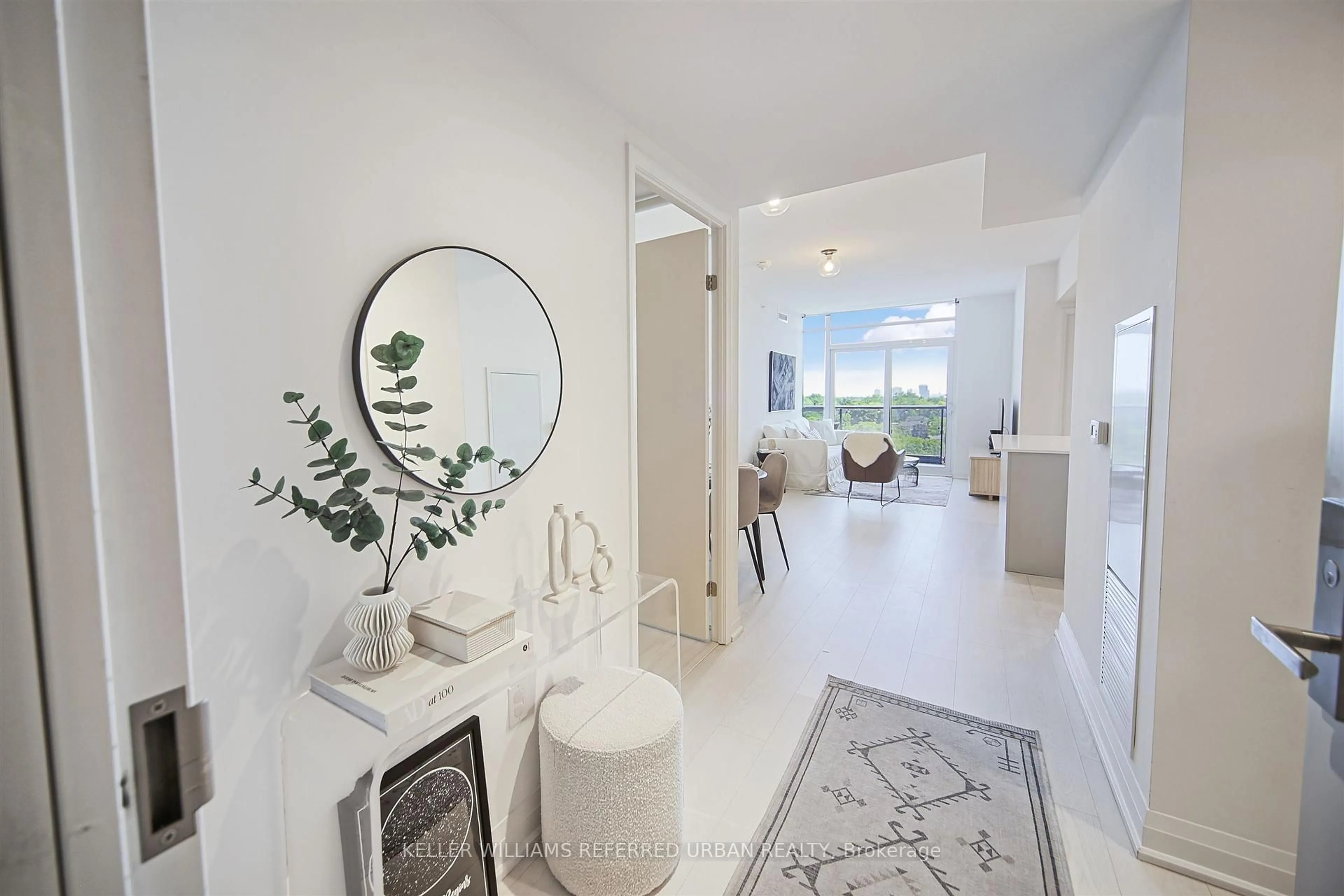Indoor entryway for 26 Gibbs Rd #1029, Toronto Ontario M9B 0E3