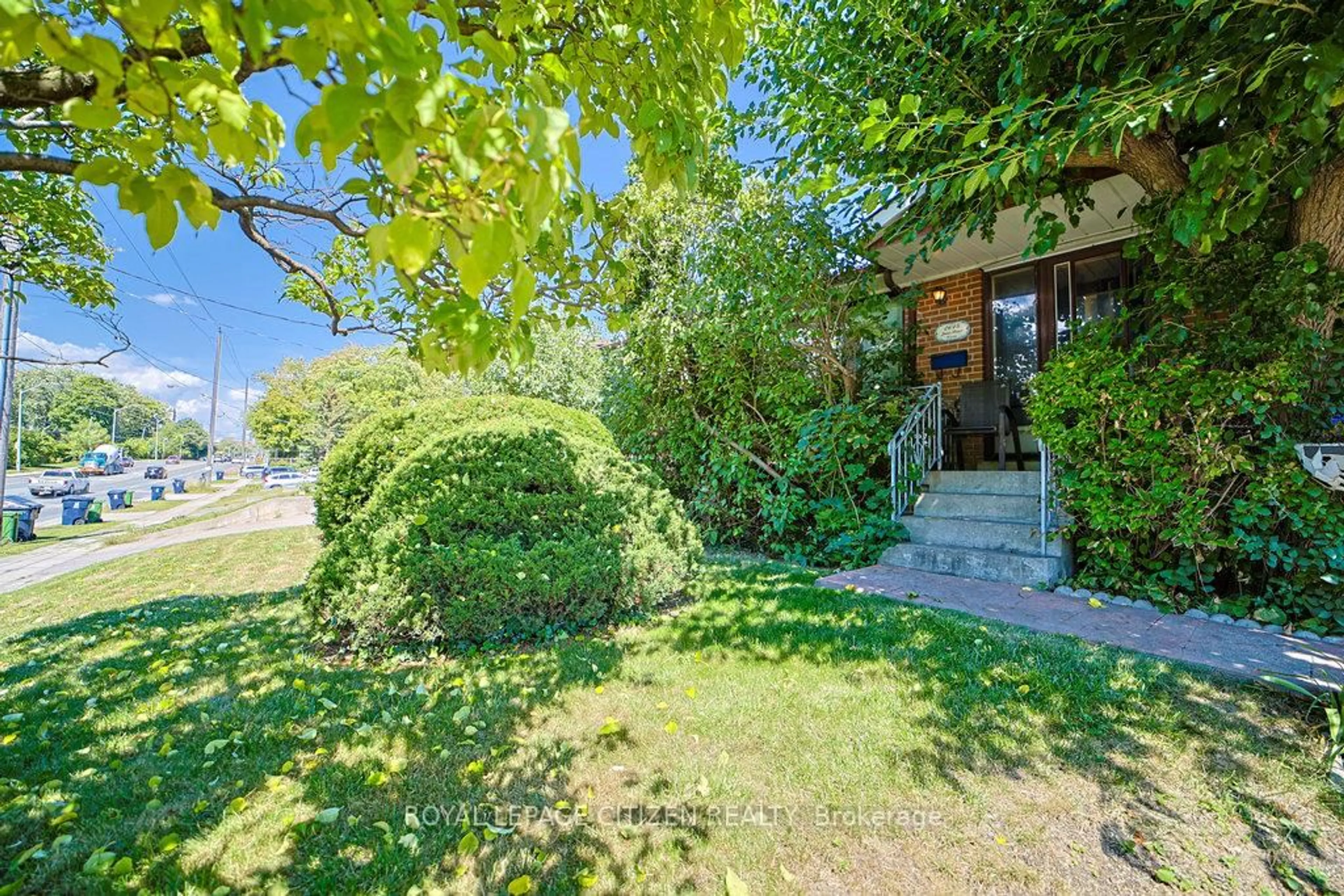 Unknown for 2615 Jane St, Toronto Ontario M3L 1S1