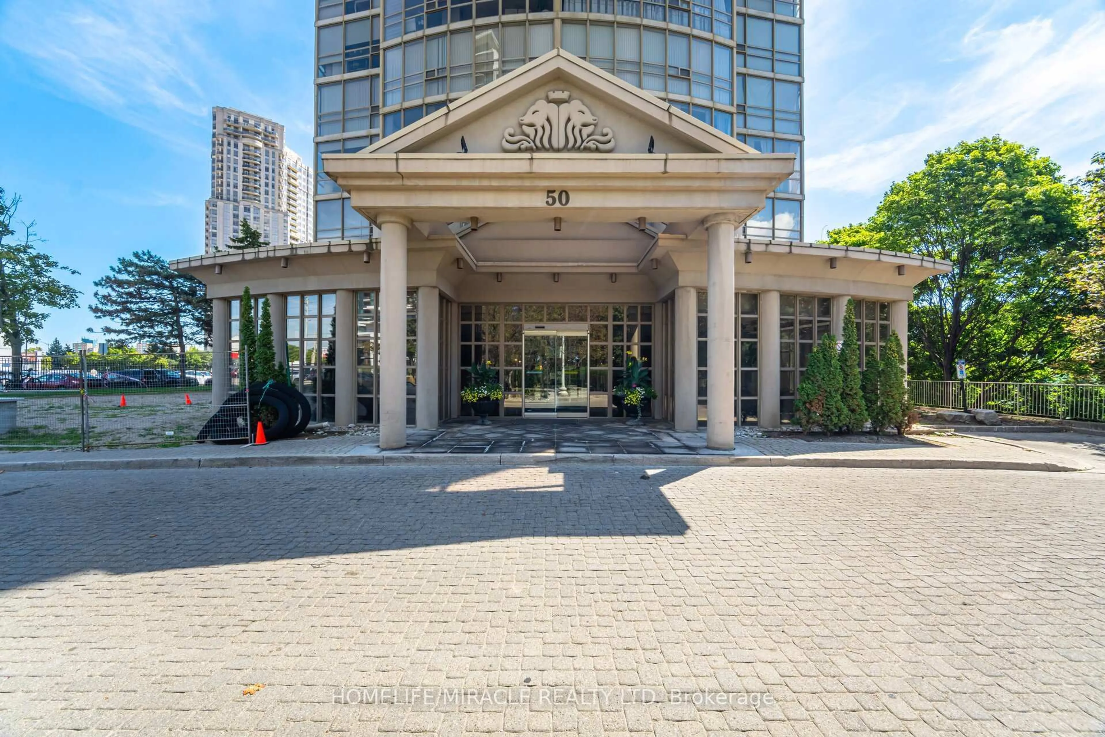 Indoor foyer for 50 eglinton Ave #1701, Mississauga Ontario L5R 3P5